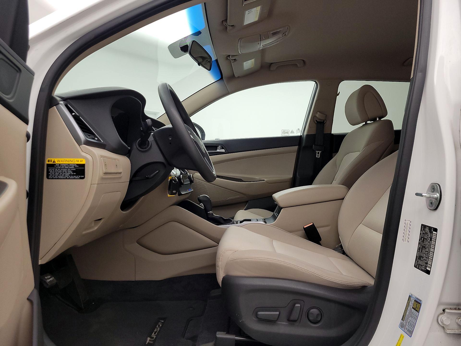 Thumbnail: 2016 Hyundai Tucson - 11