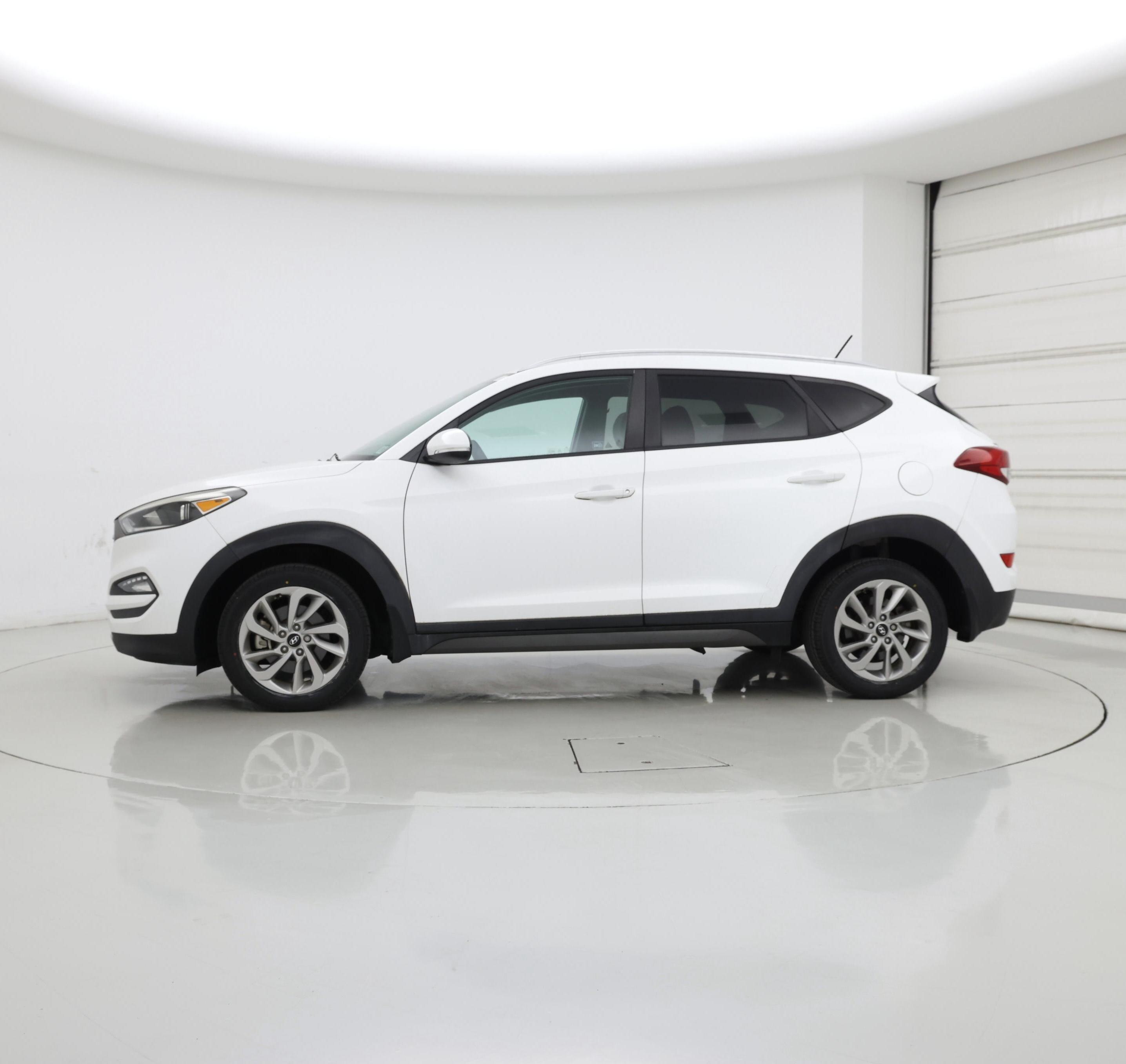 Thumbnail: 2016 Hyundai Tucson - 3