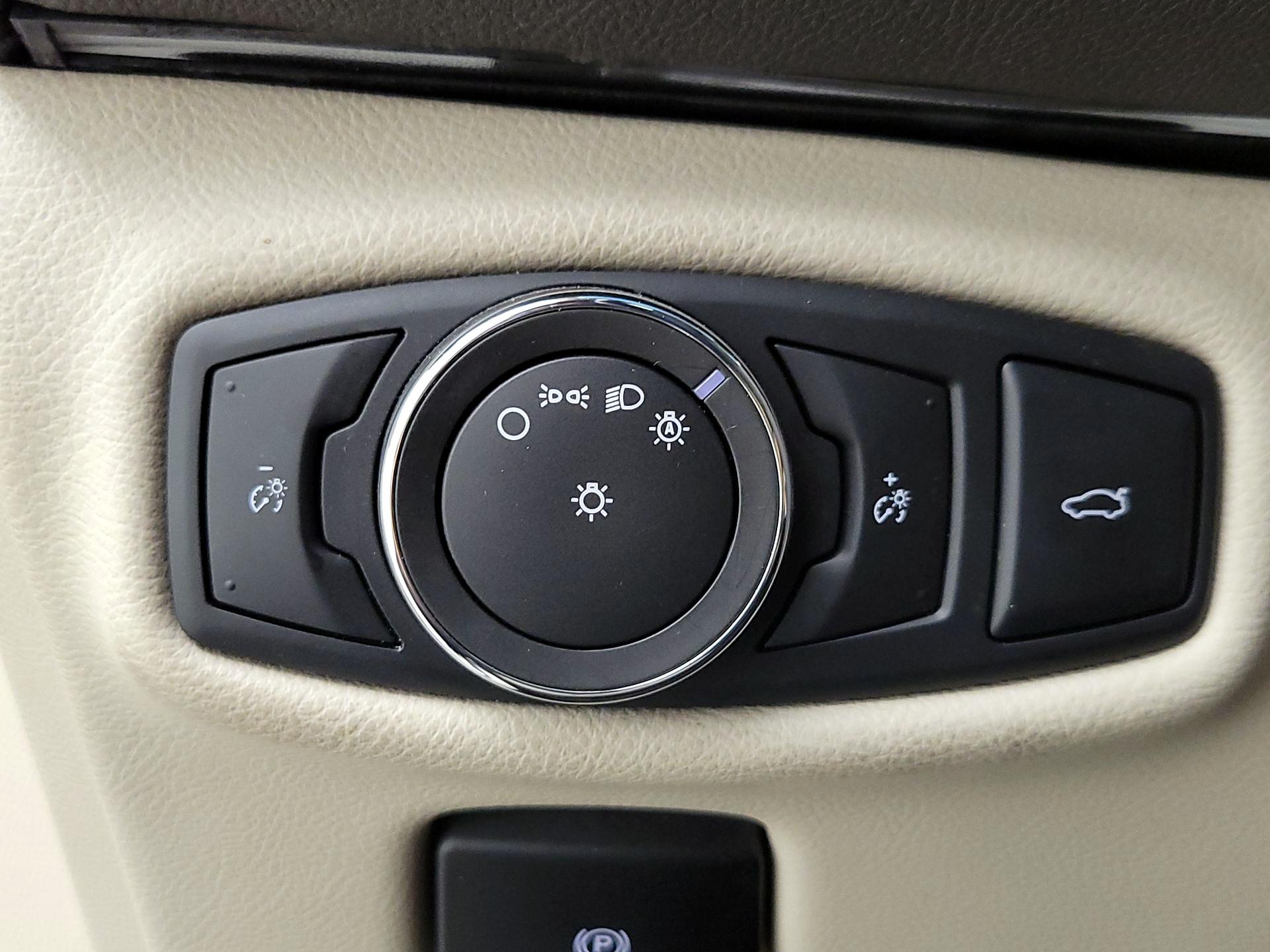 Thumbnail: 2017 Lincoln MKZ - 13
