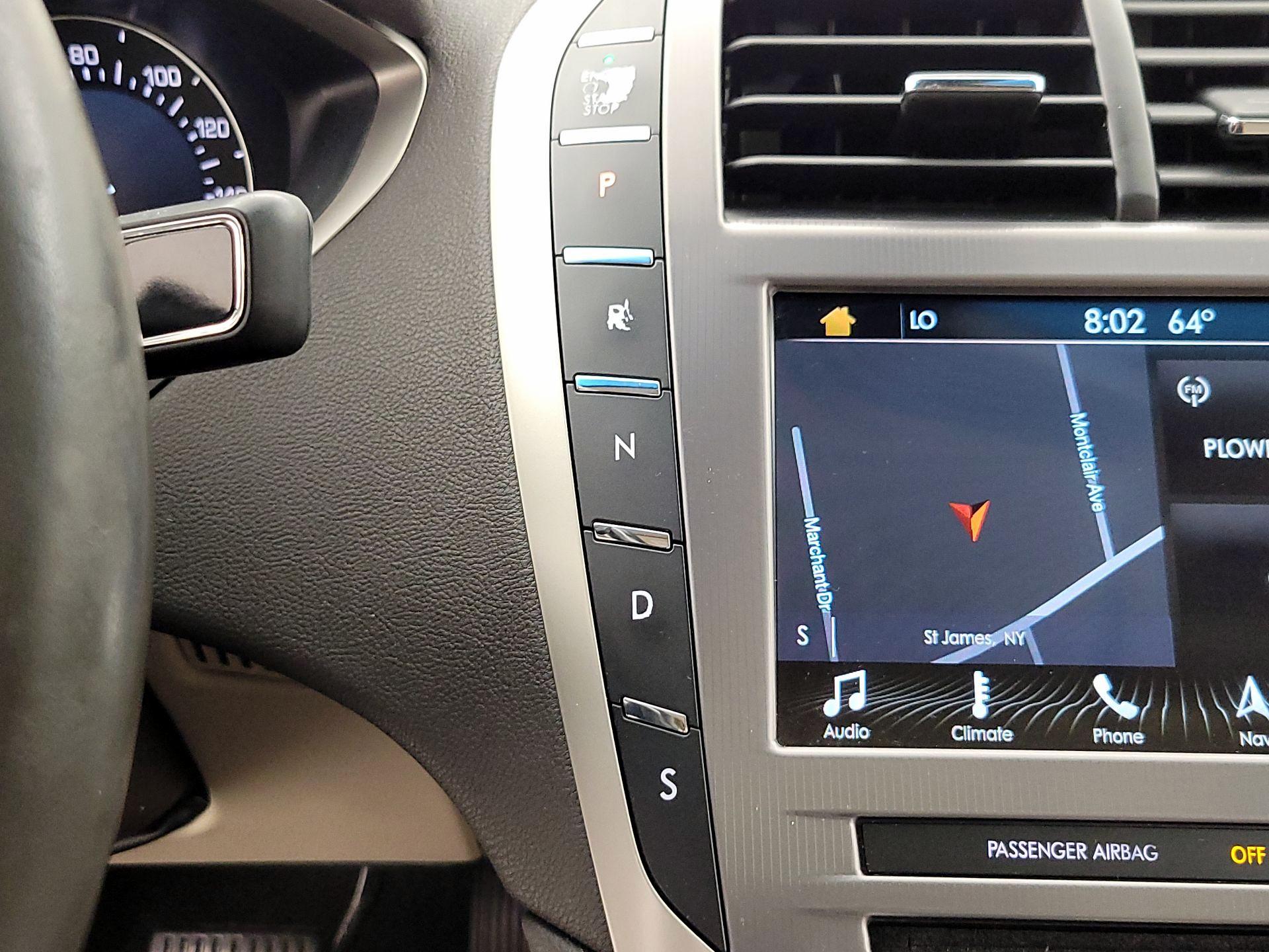 Thumbnail: 2017 Lincoln MKZ - 18
