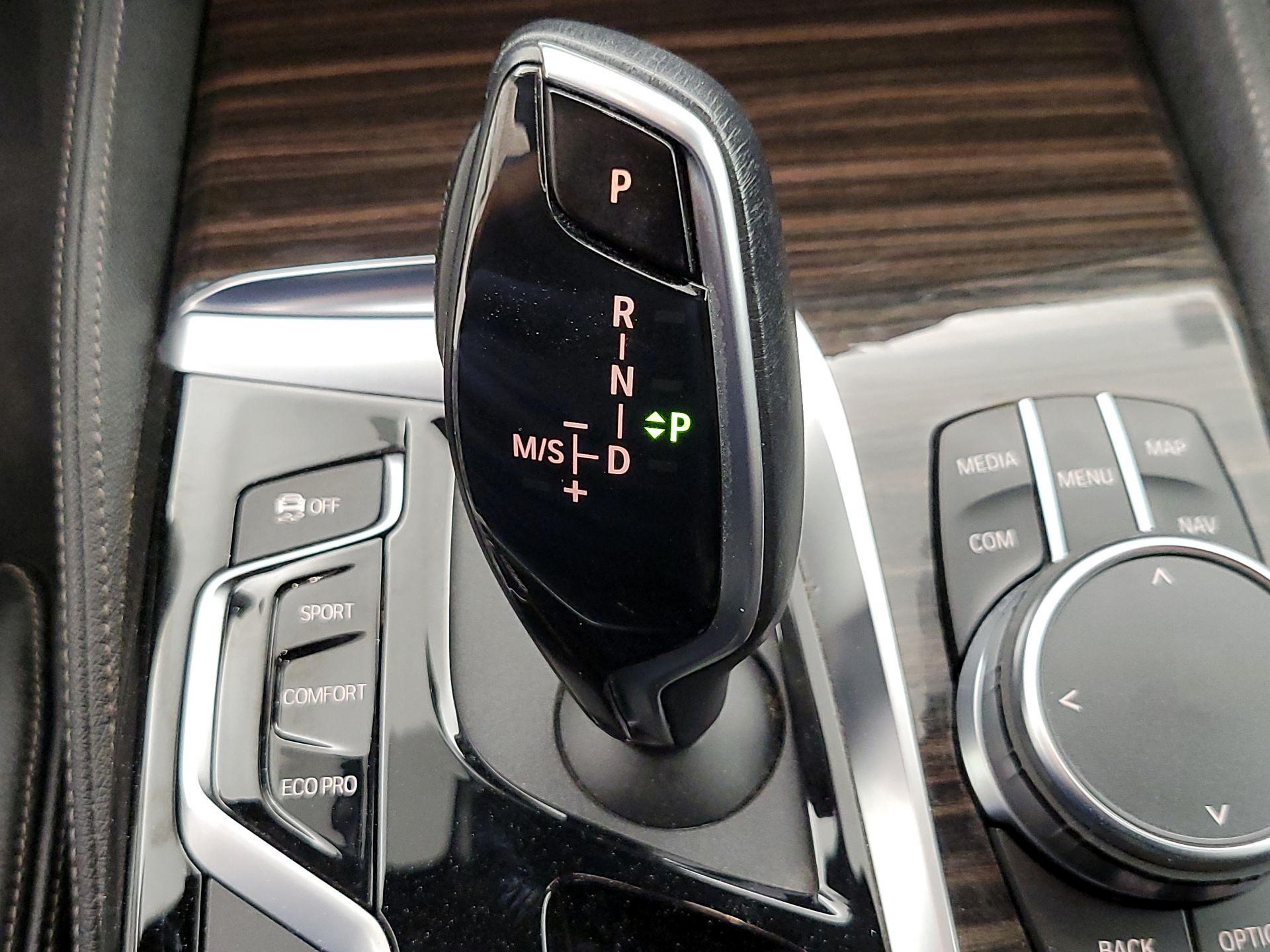 Thumbnail: 2019 BMW 5 Series - 18