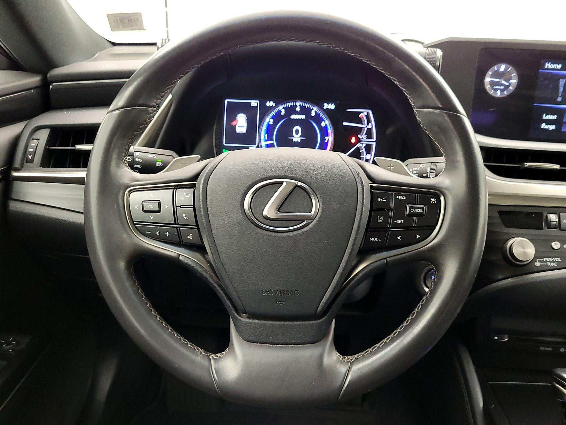 Thumbnail: 2021 Lexus ES - 10