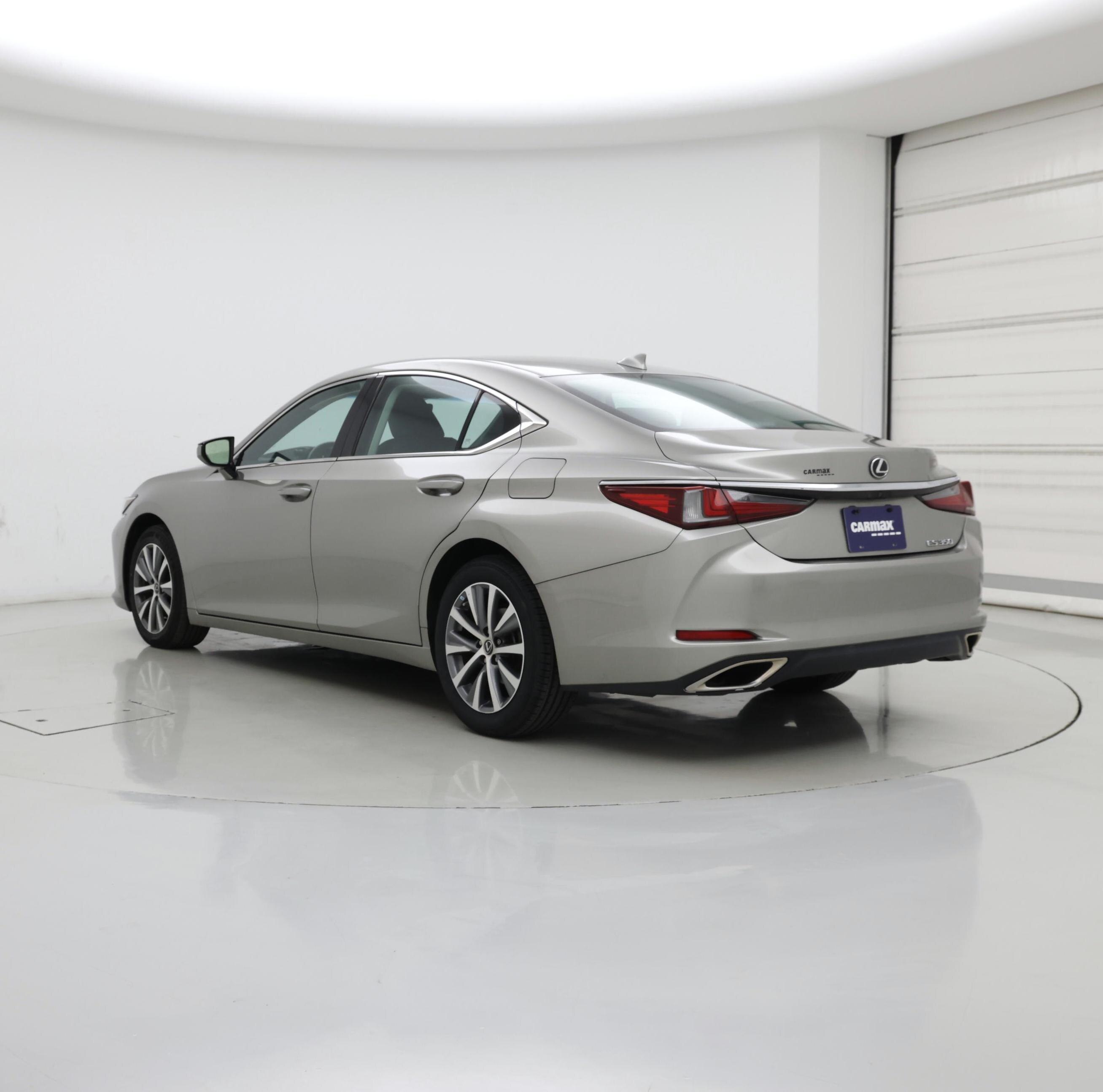 Thumbnail: 2021 Lexus ES - 2