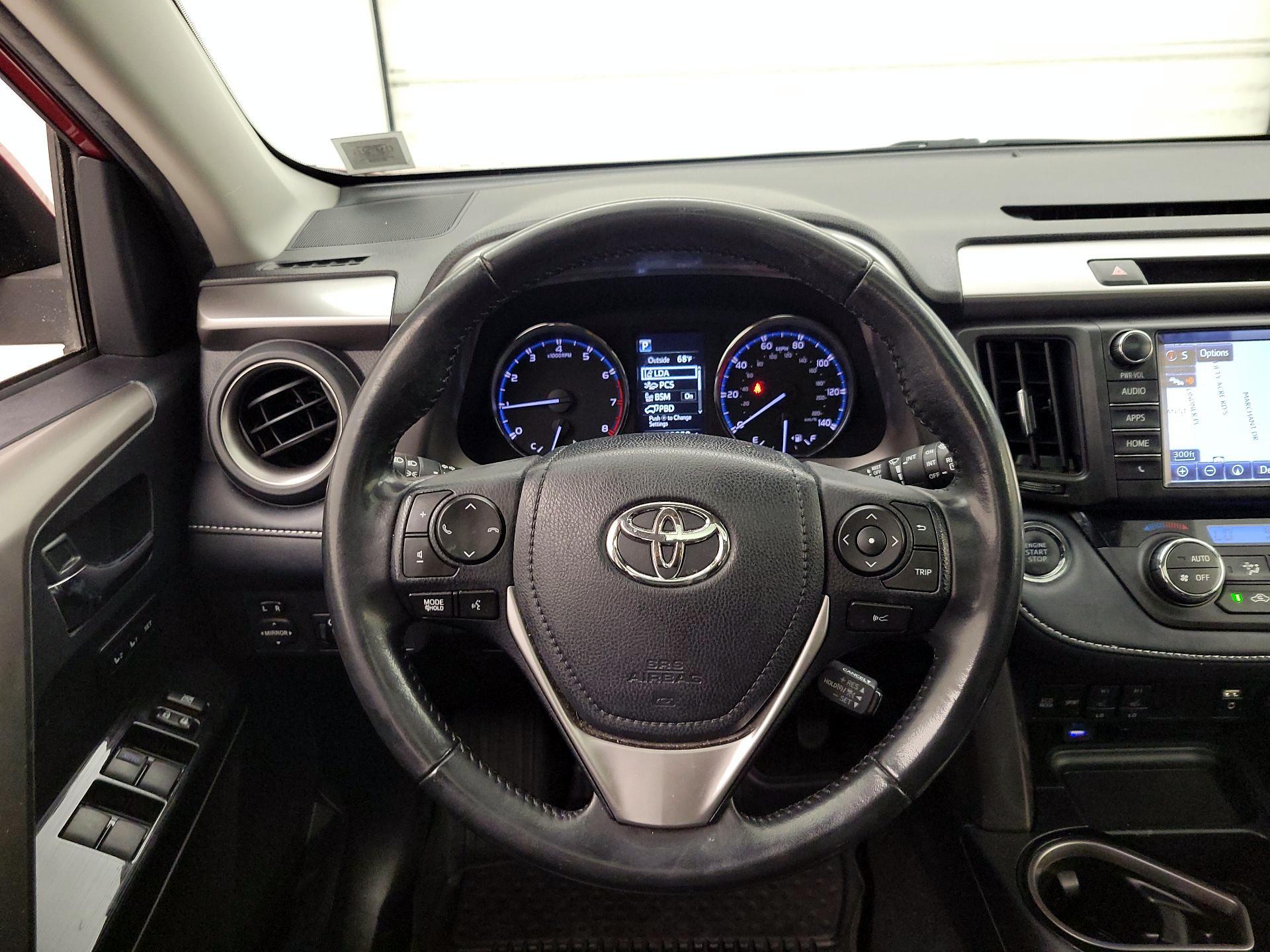 Thumbnail: 2018 Toyota RAV4 - 10