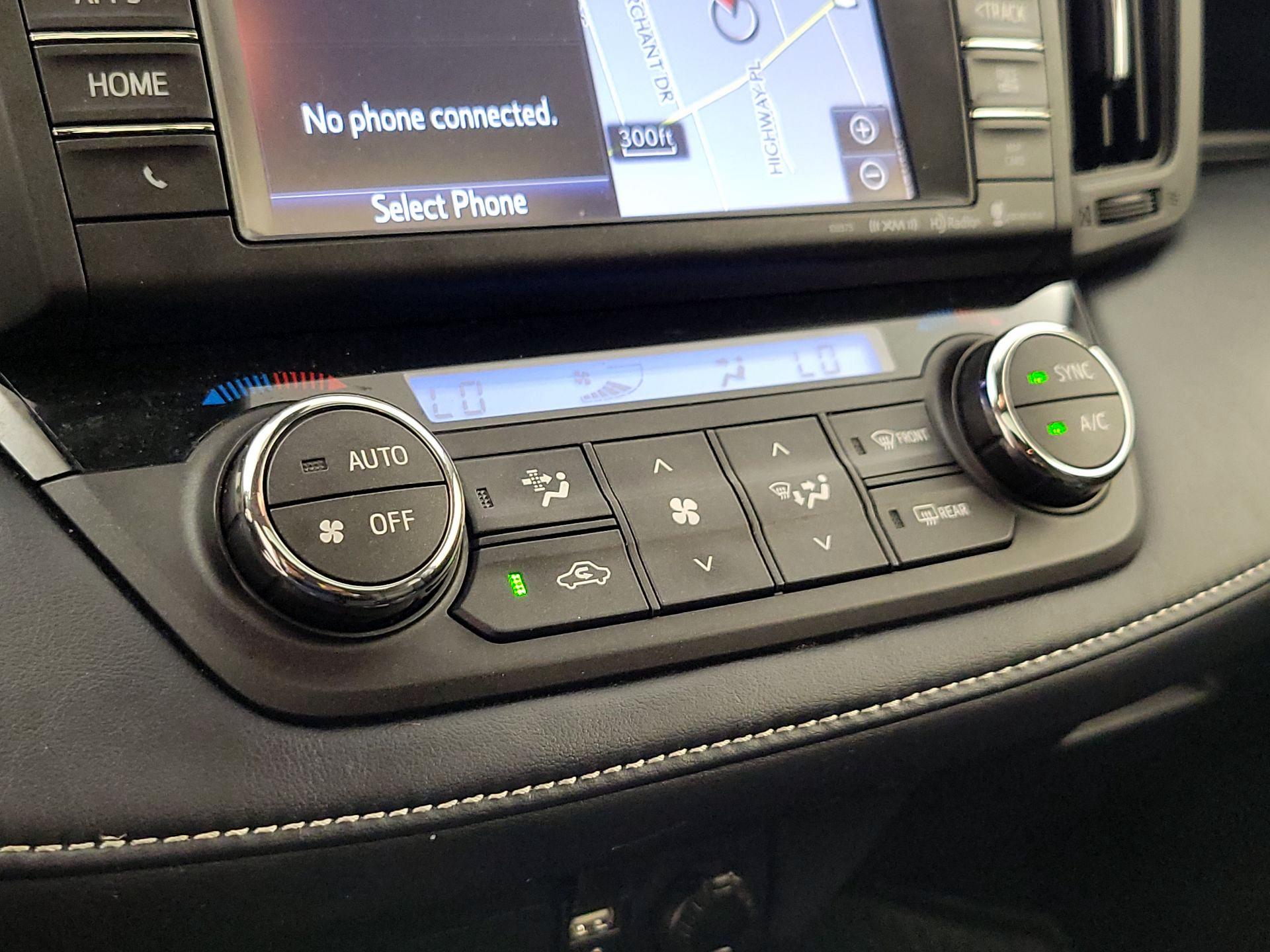 Thumbnail: 2018 Toyota RAV4 - 17