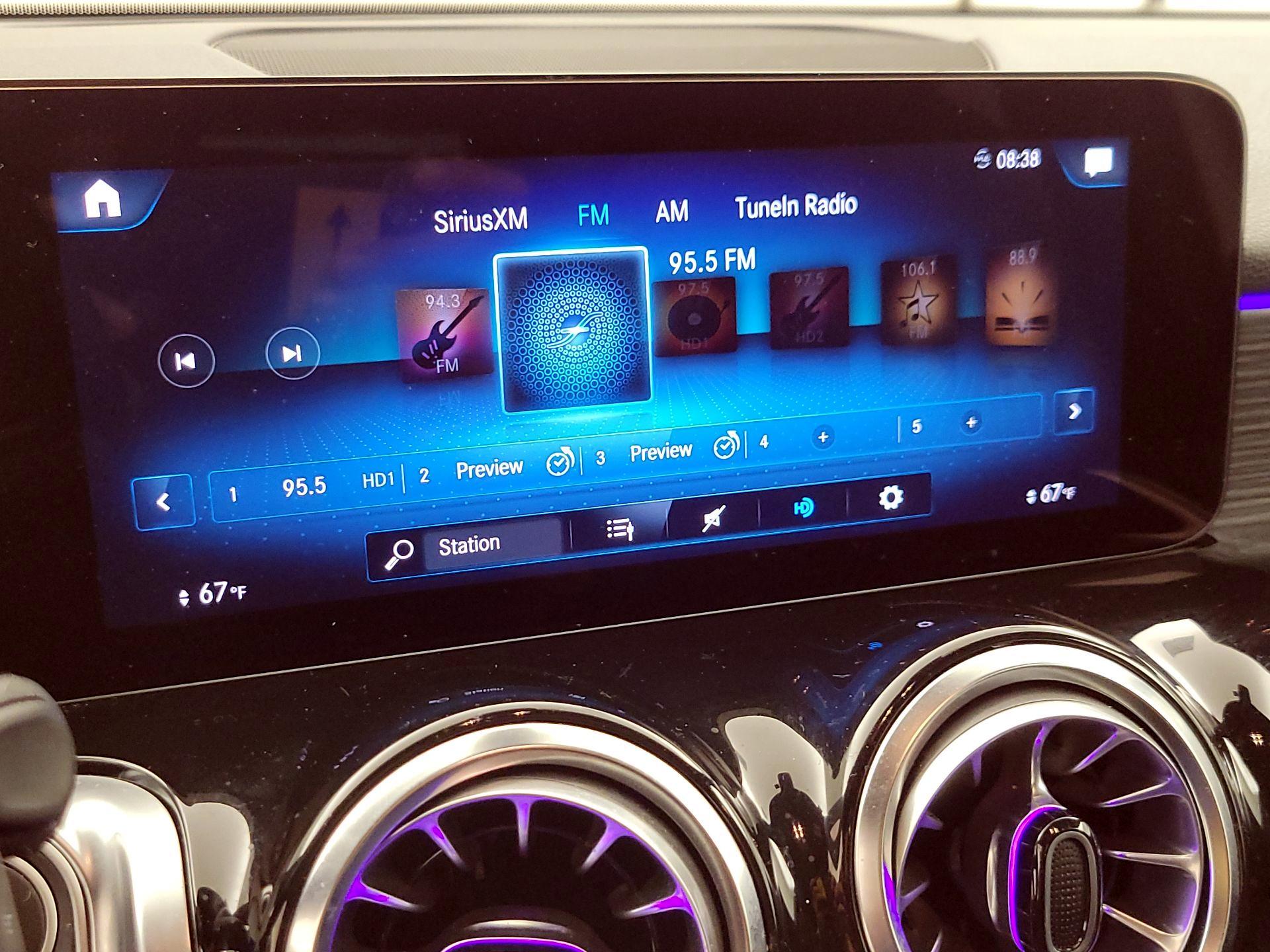 Thumbnail: 2023 Mercedes-Benz GLB - 15