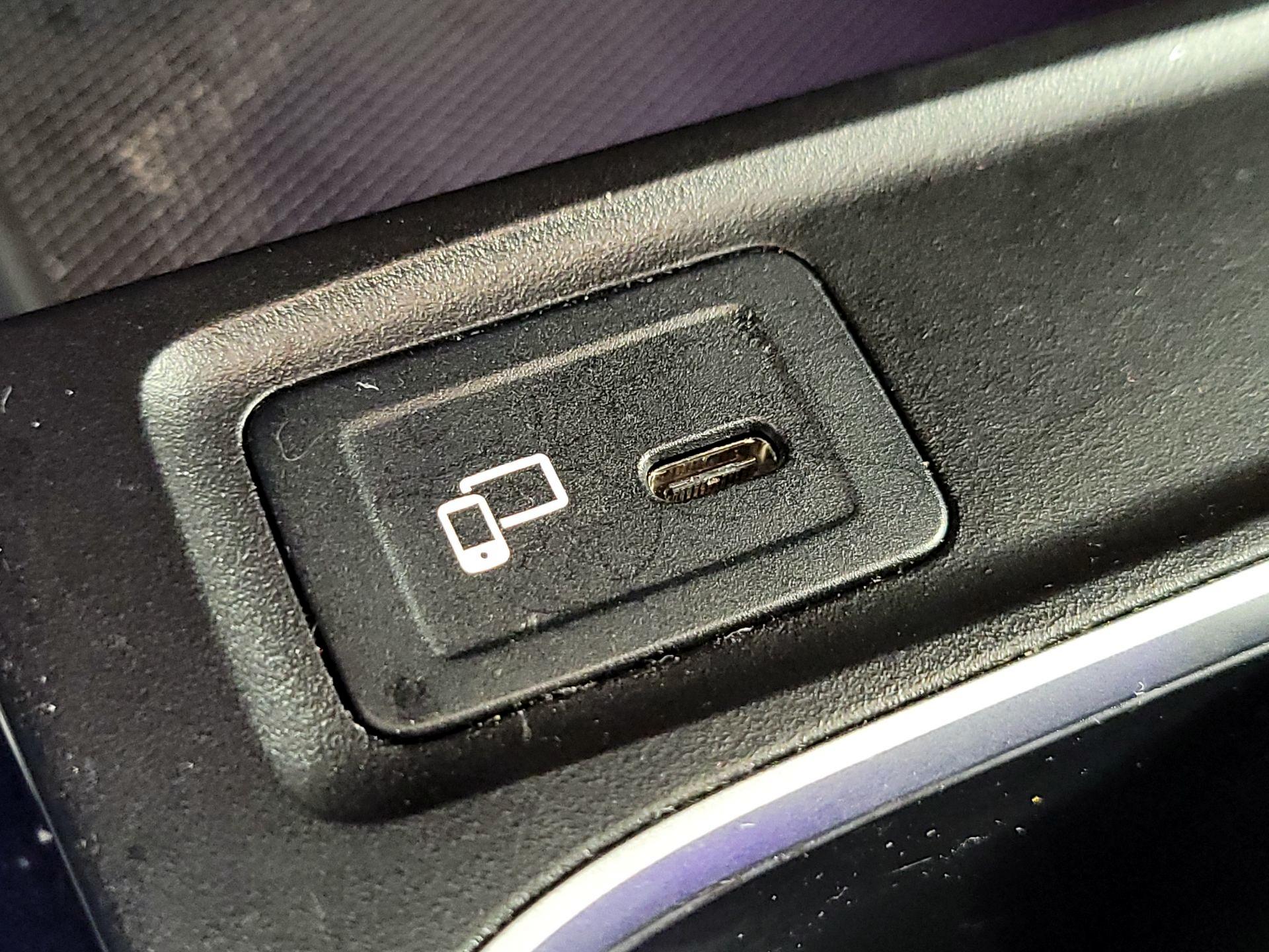 Thumbnail: 2023 Mercedes-Benz GLB - 18