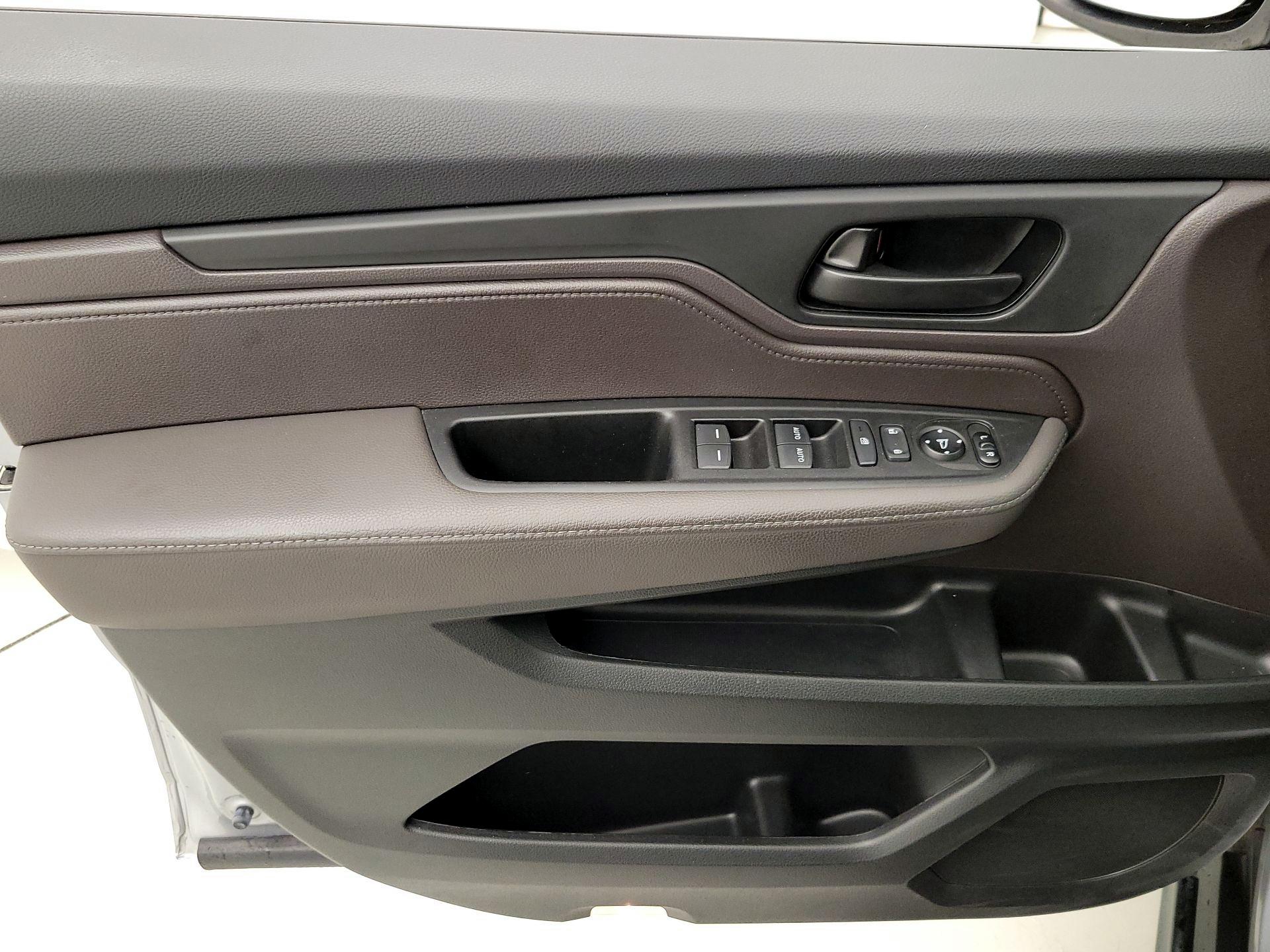 Thumbnail: 2021 Honda Odyssey - 12