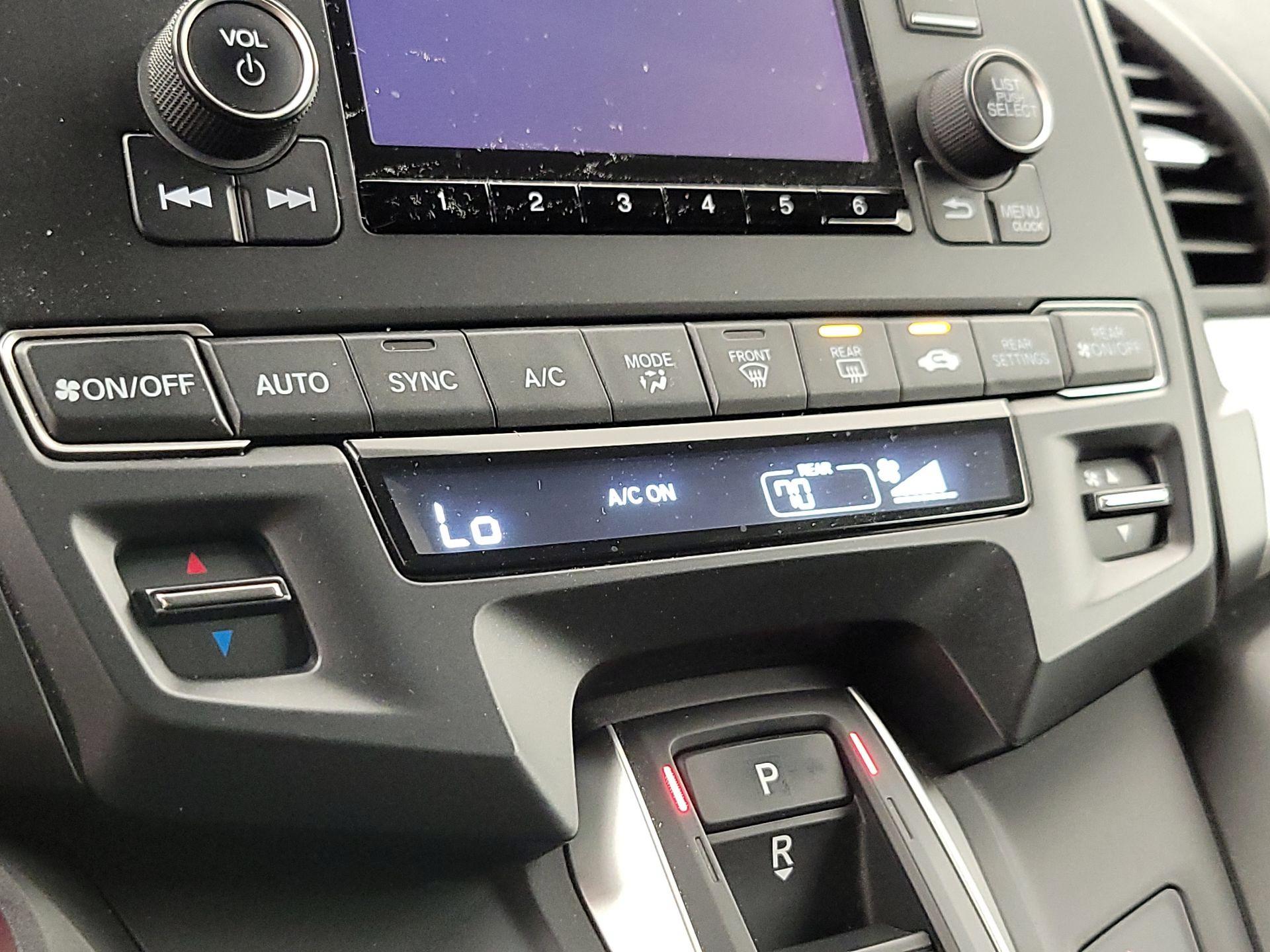 Thumbnail: 2021 Honda Odyssey - 16