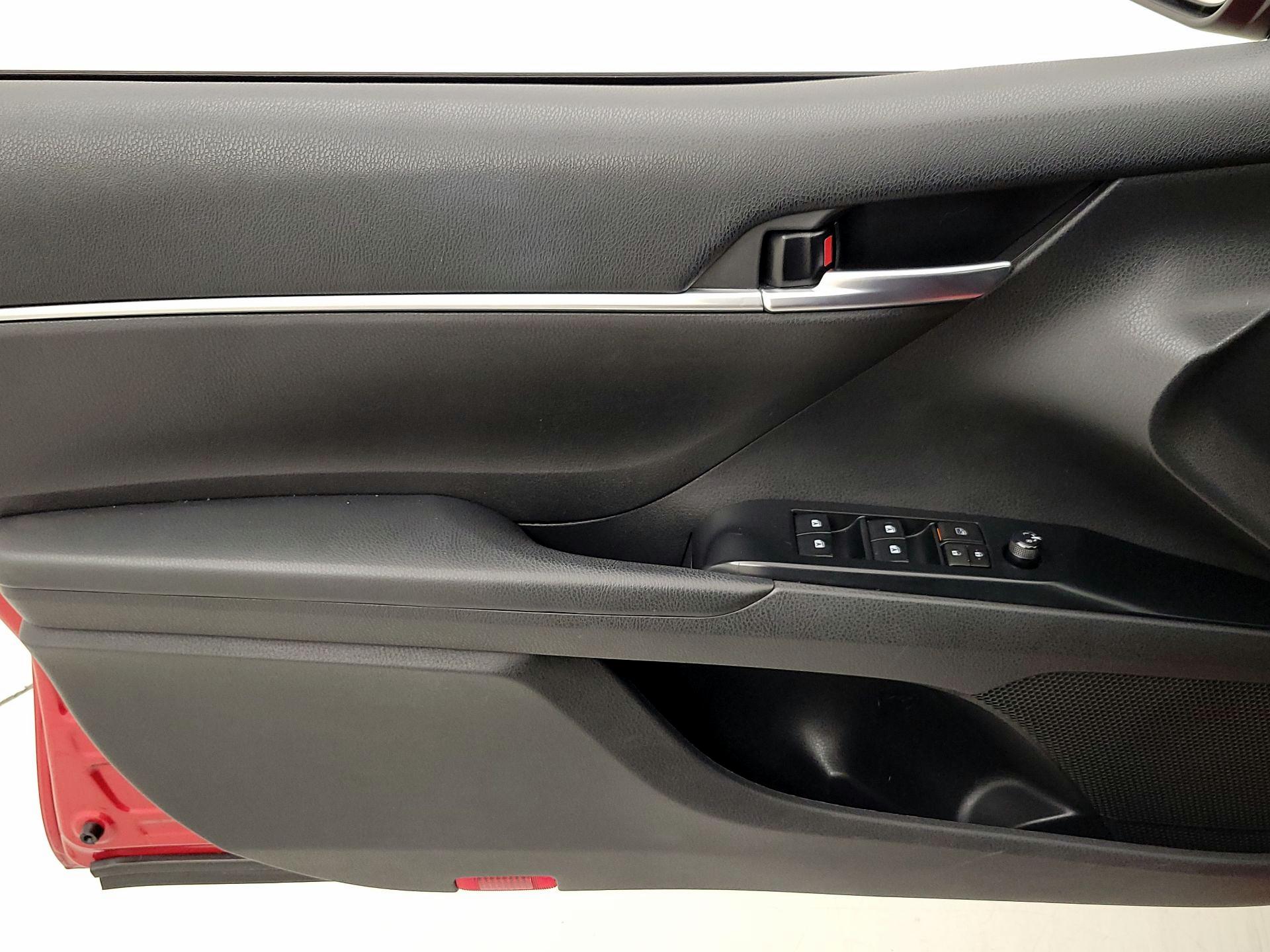 Thumbnail: 2020 Toyota Camry - 12