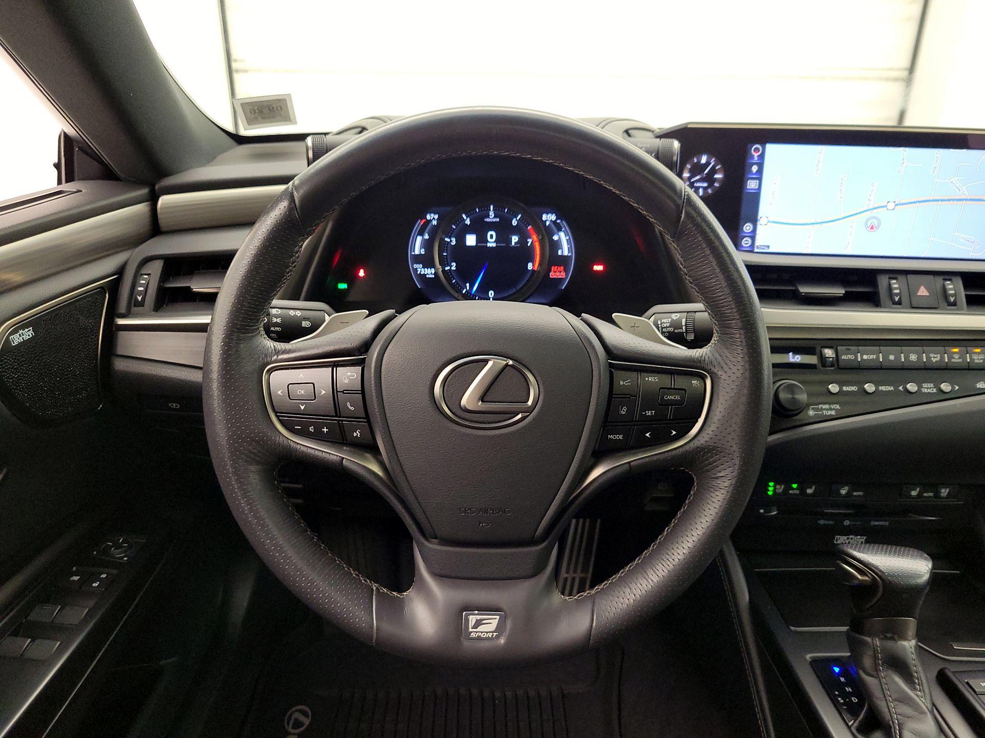 Thumbnail: 2019 Lexus ES - 10