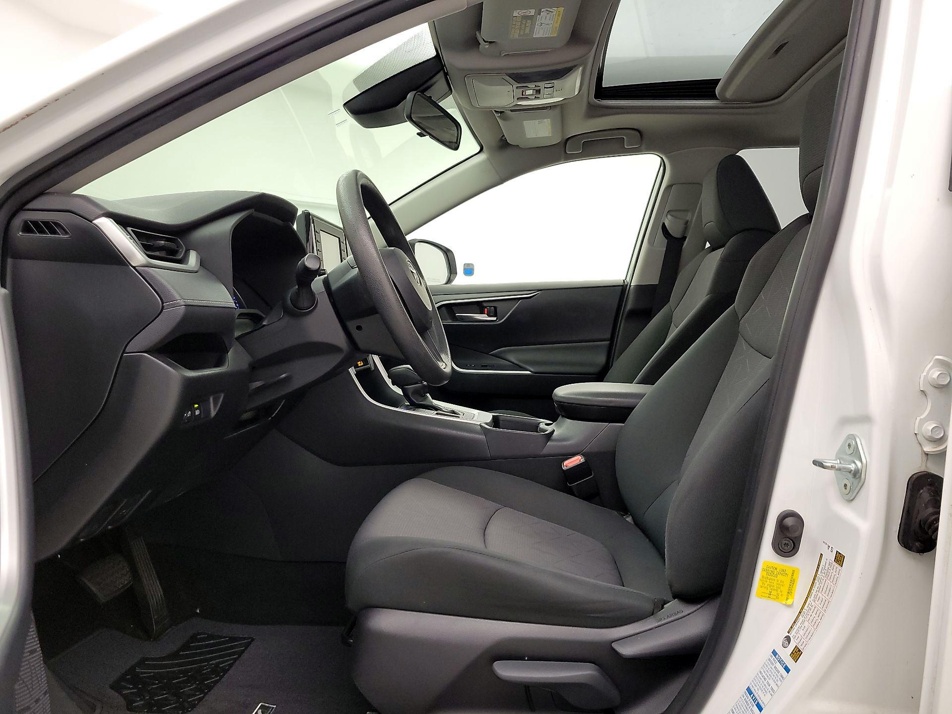 Thumbnail: 2019 Toyota RAV4 - 11