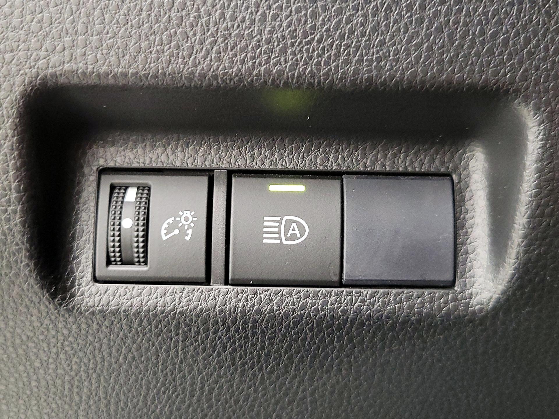 Thumbnail: 2019 Toyota RAV4 - 13