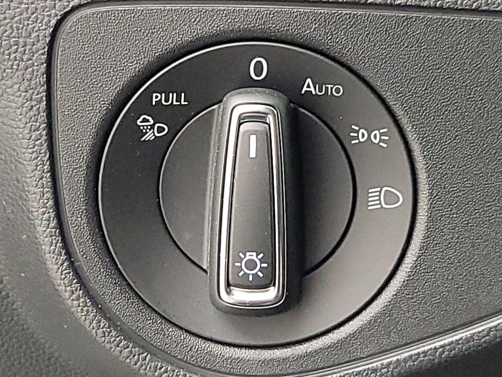 Thumbnail: 2023 Volkswagen Atlas - 13
