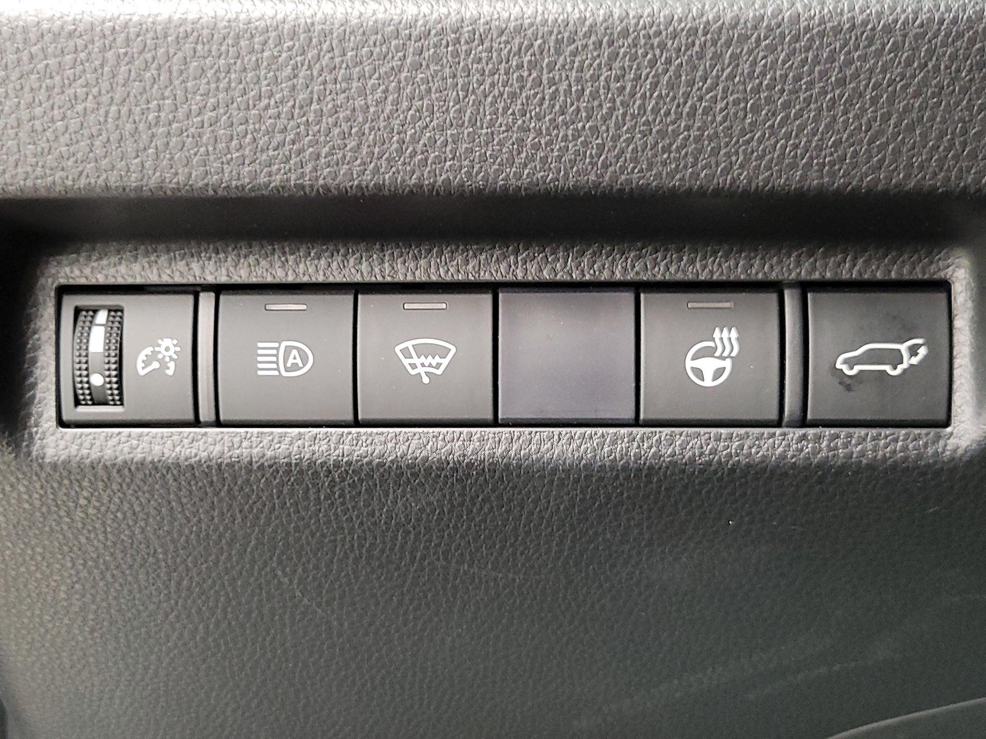 Thumbnail: 2021 Toyota RAV4 - 13