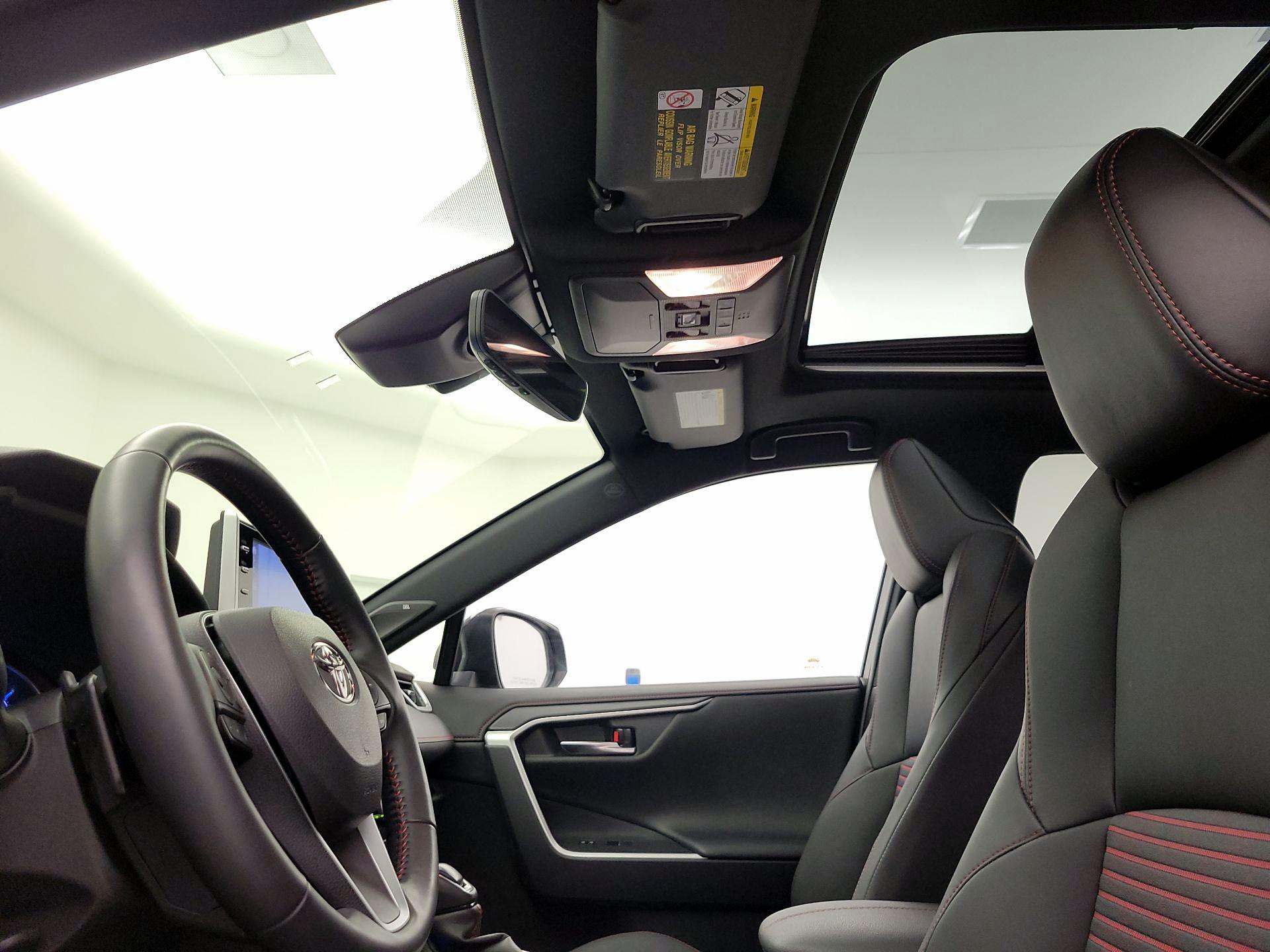 Thumbnail: 2021 Toyota RAV4 - 20
