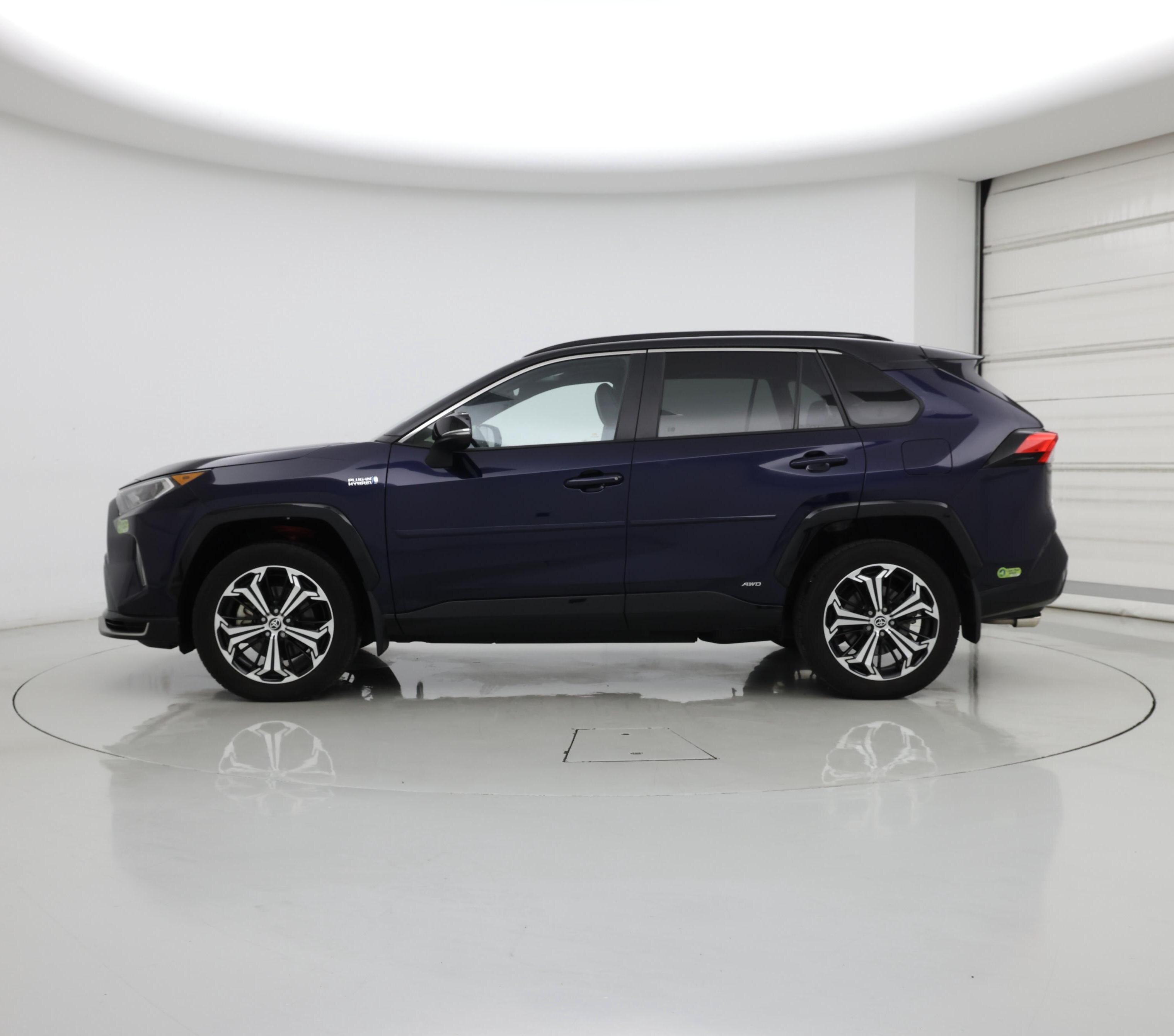 Thumbnail: 2021 Toyota RAV4 - 3