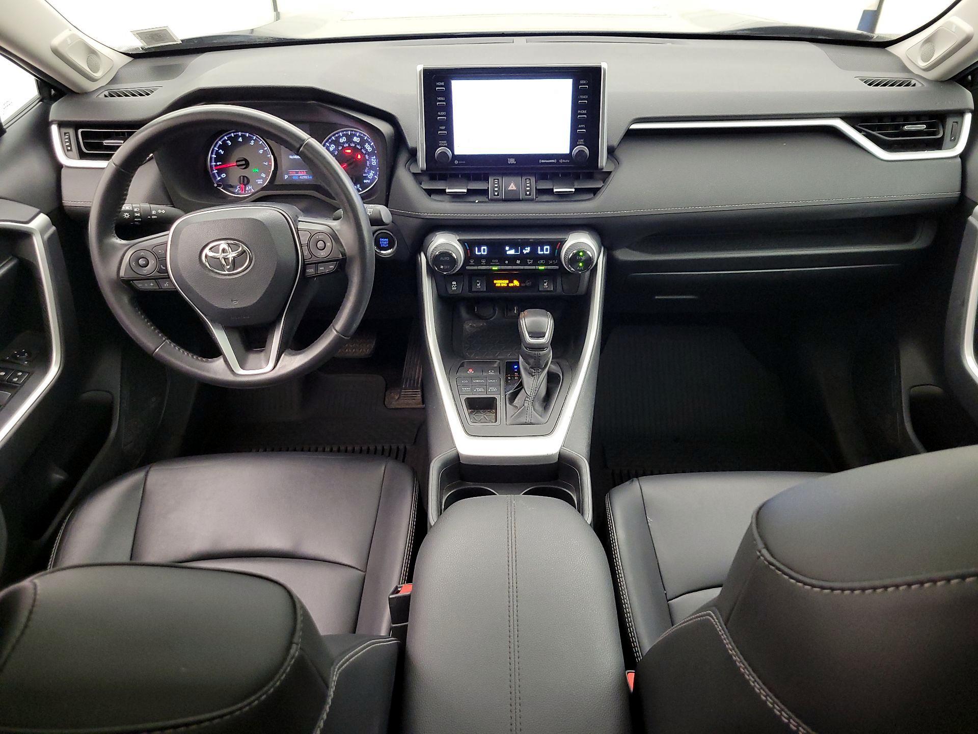 Thumbnail: 2019 Toyota RAV4 - 9