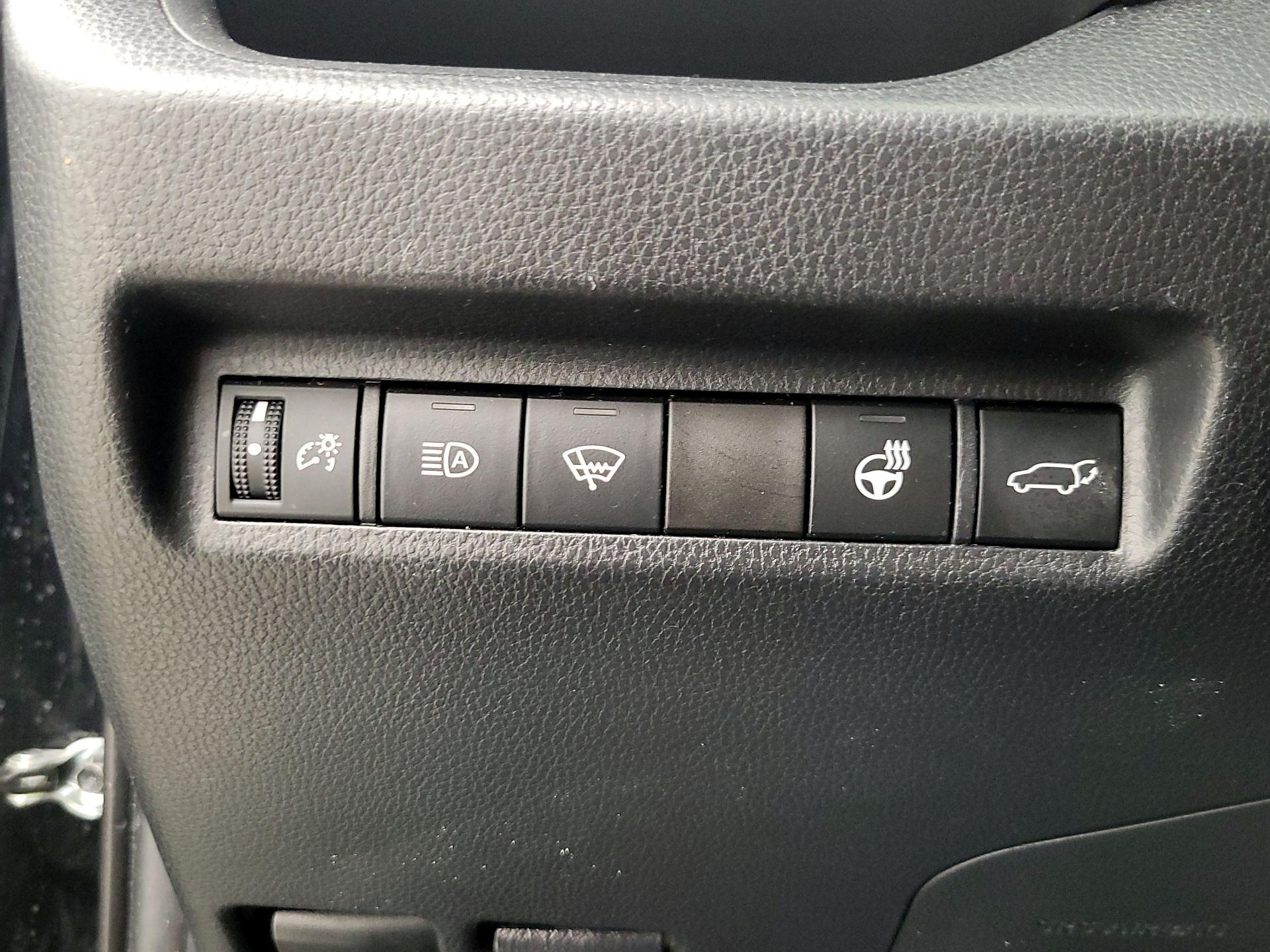 Thumbnail: 2019 Toyota RAV4 - 13