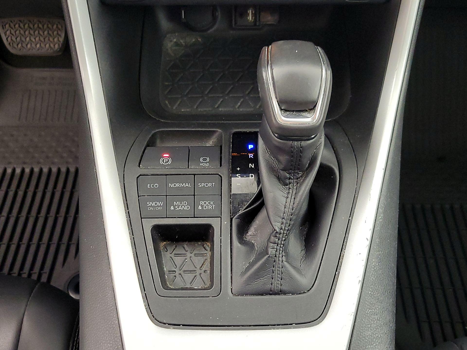 Thumbnail: 2019 Toyota RAV4 - 17
