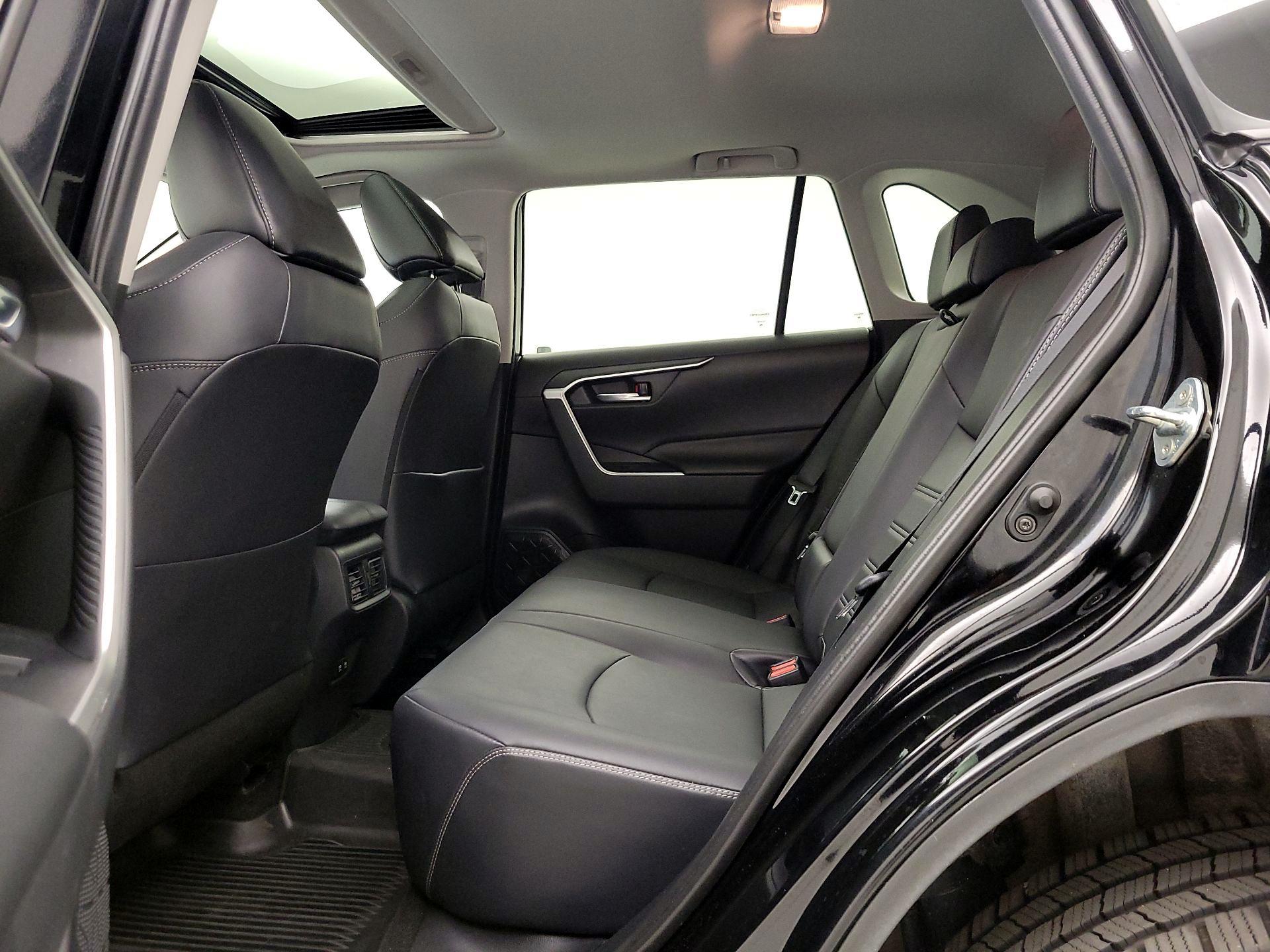 Thumbnail: 2019 Toyota RAV4 - 20