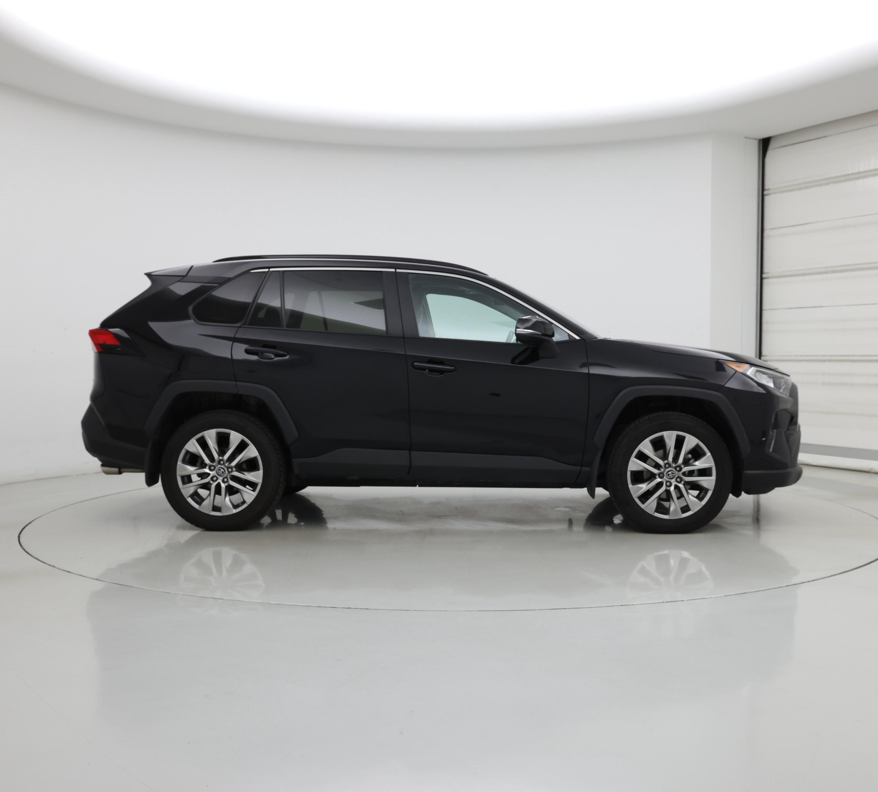 Thumbnail: 2019 Toyota RAV4 - 7