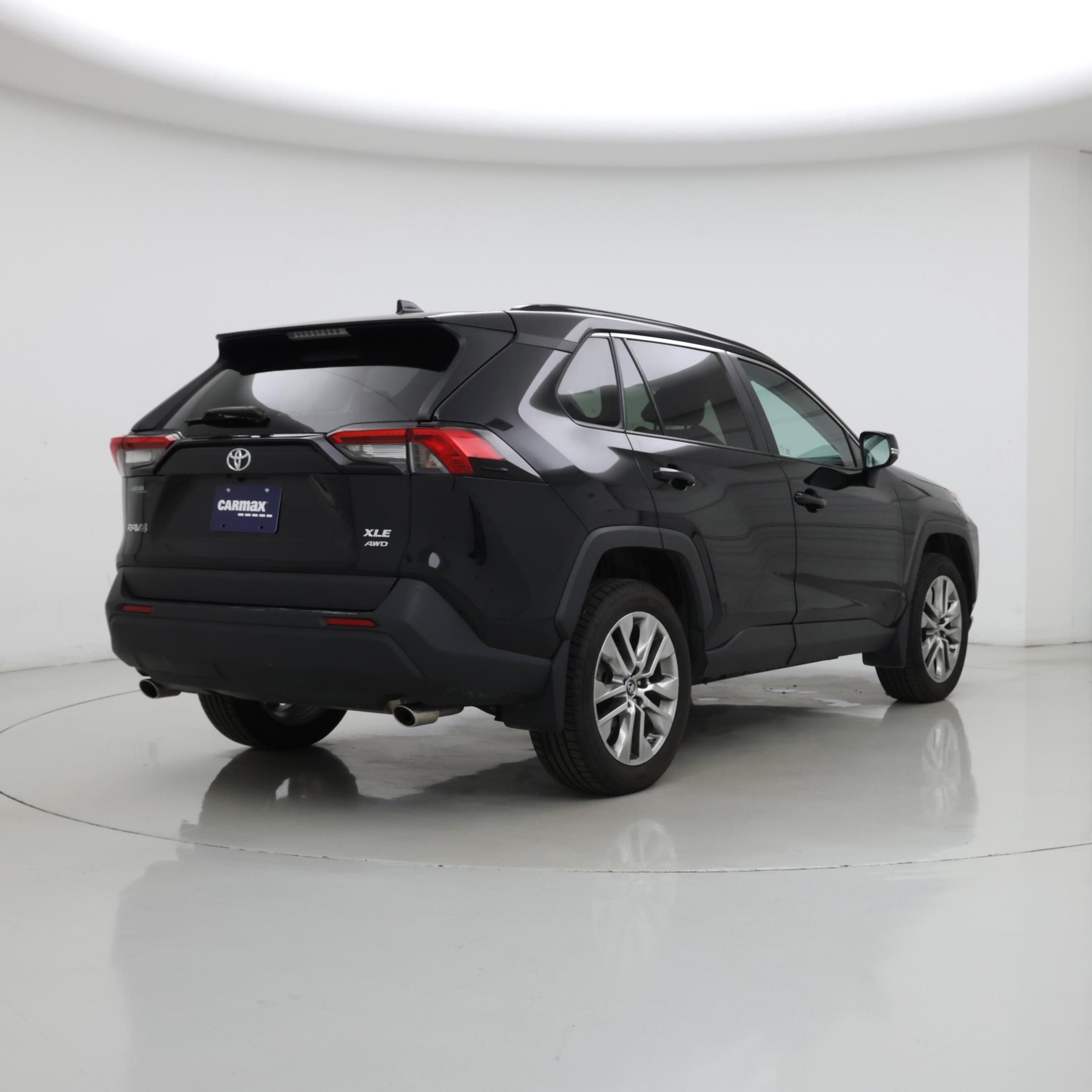 Thumbnail: 2019 Toyota RAV4 - 8