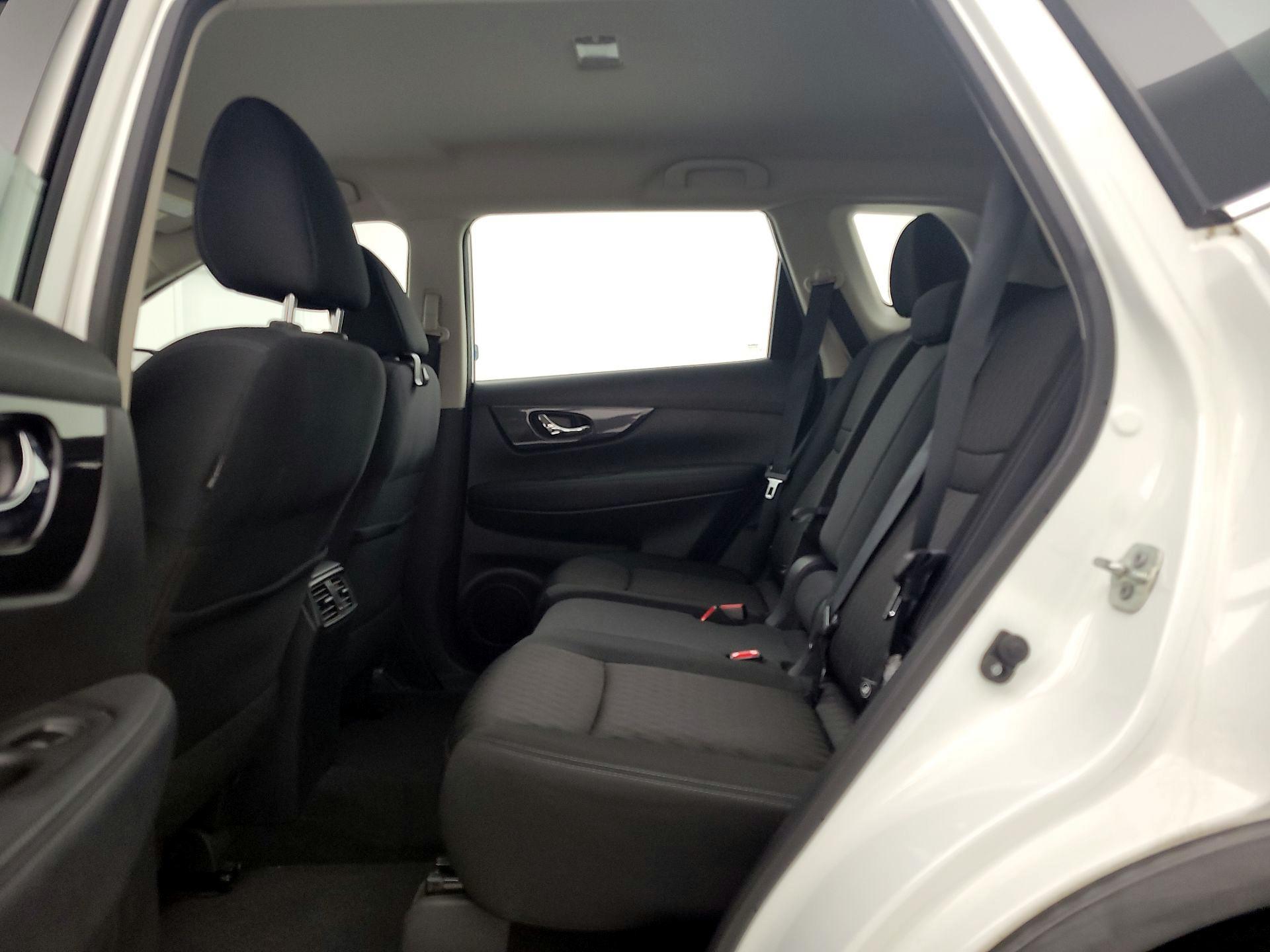 Thumbnail: 2018 Nissan Rogue - 19