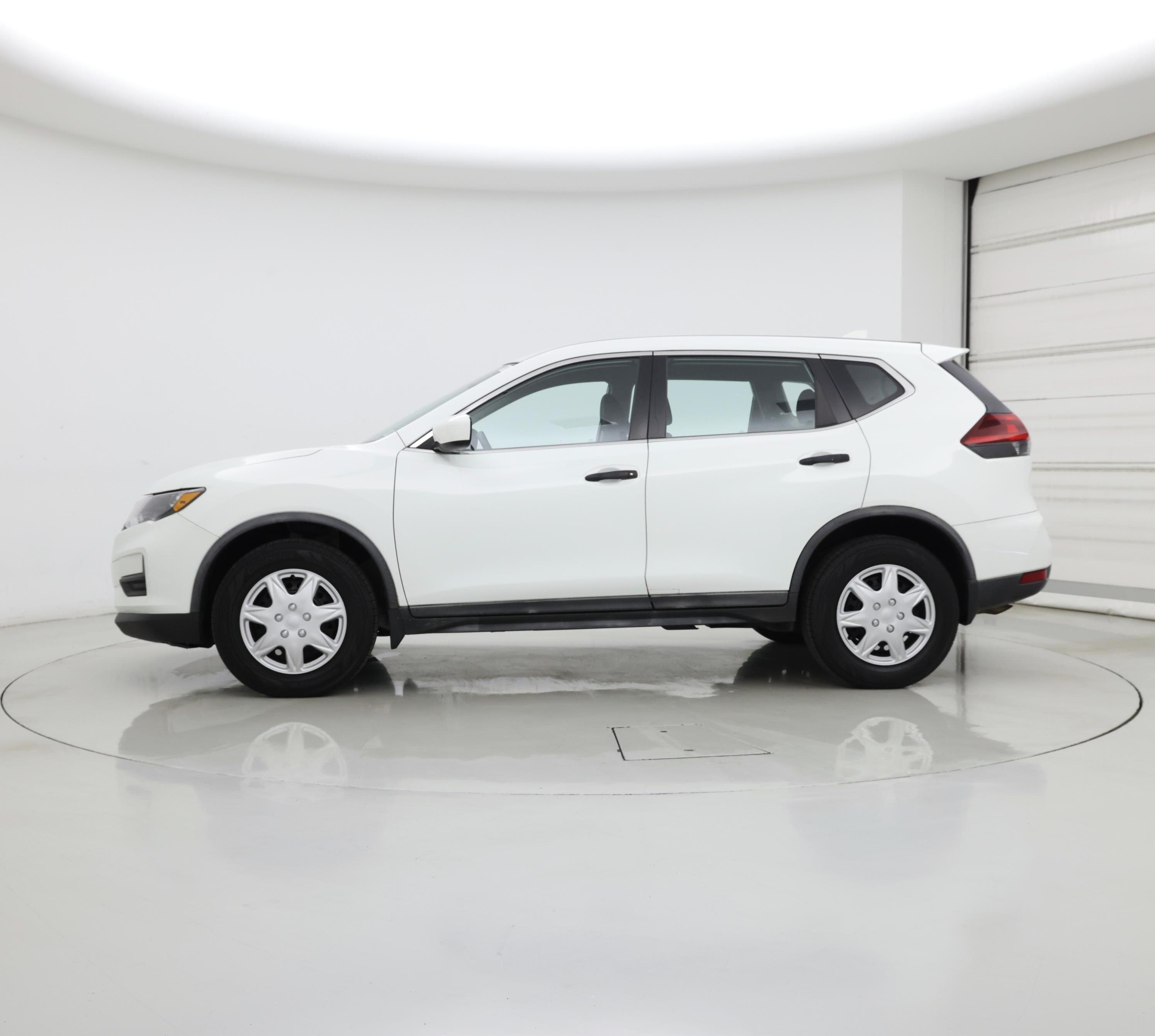 Thumbnail: 2018 Nissan Rogue - 3
