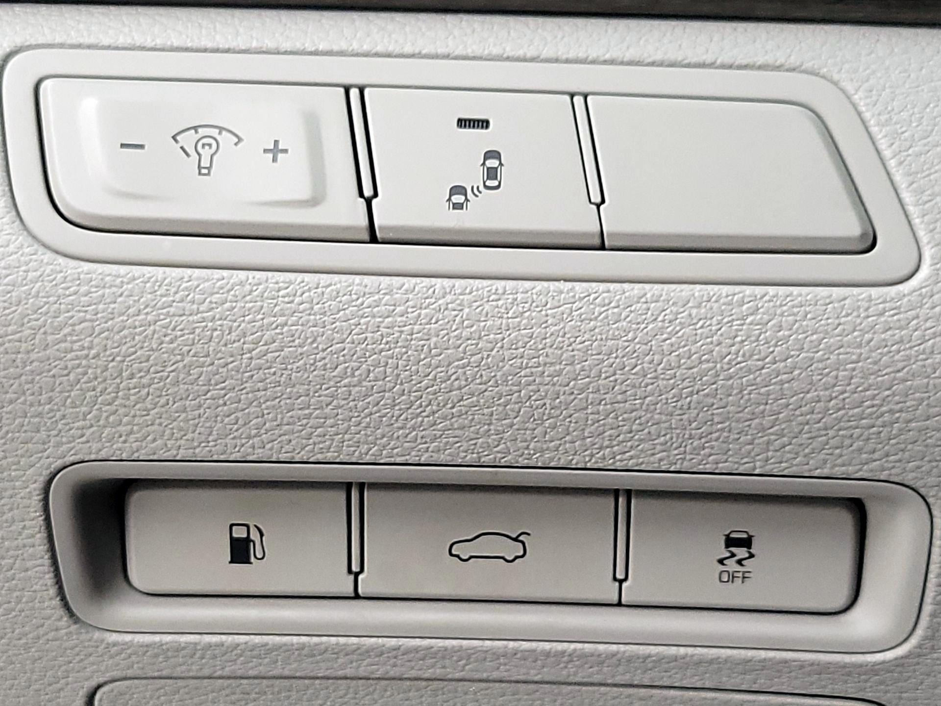 Thumbnail: 2016 Hyundai Sonata - 13