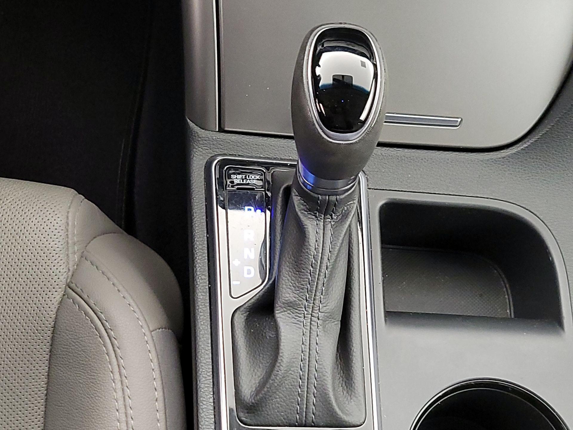 Thumbnail: 2016 Hyundai Sonata - 18