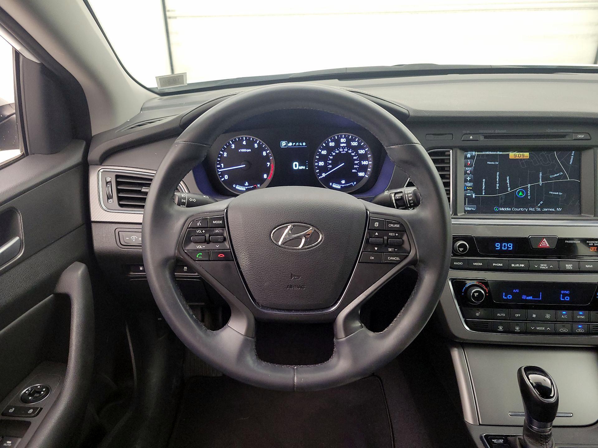 Thumbnail: 2015 Hyundai Sonata - 10