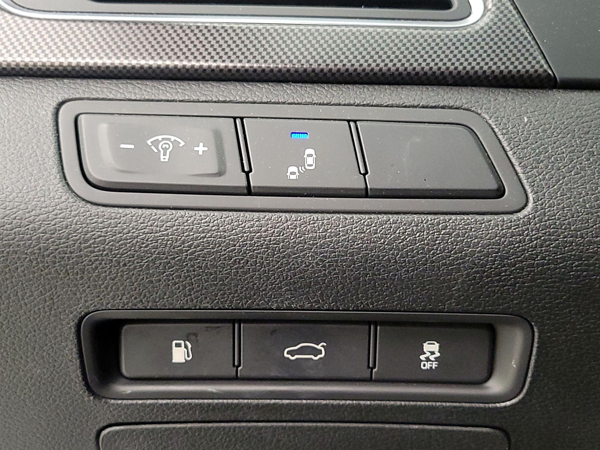 Thumbnail: 2015 Hyundai Sonata - 13