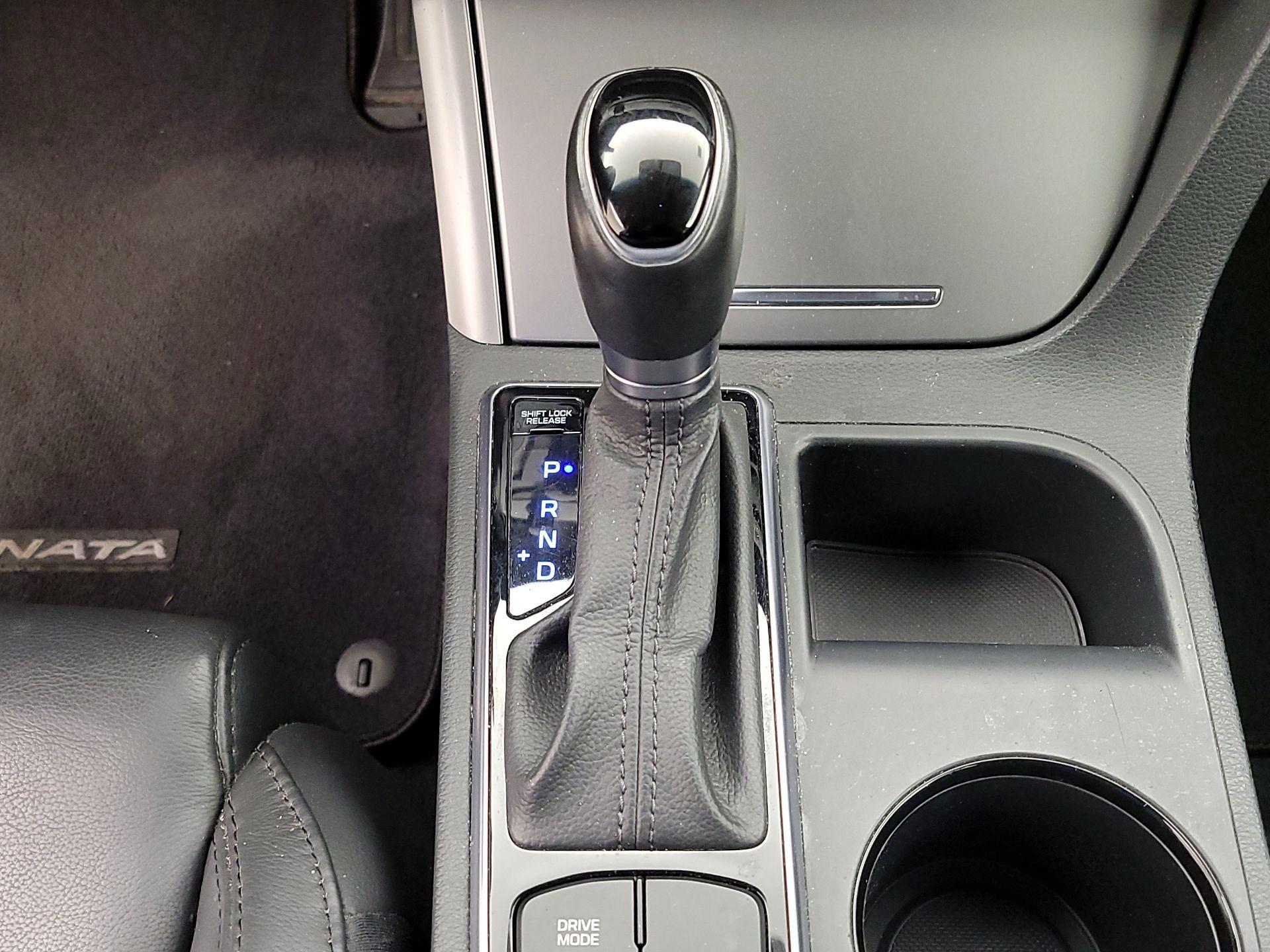 Thumbnail: 2015 Hyundai Sonata - 18