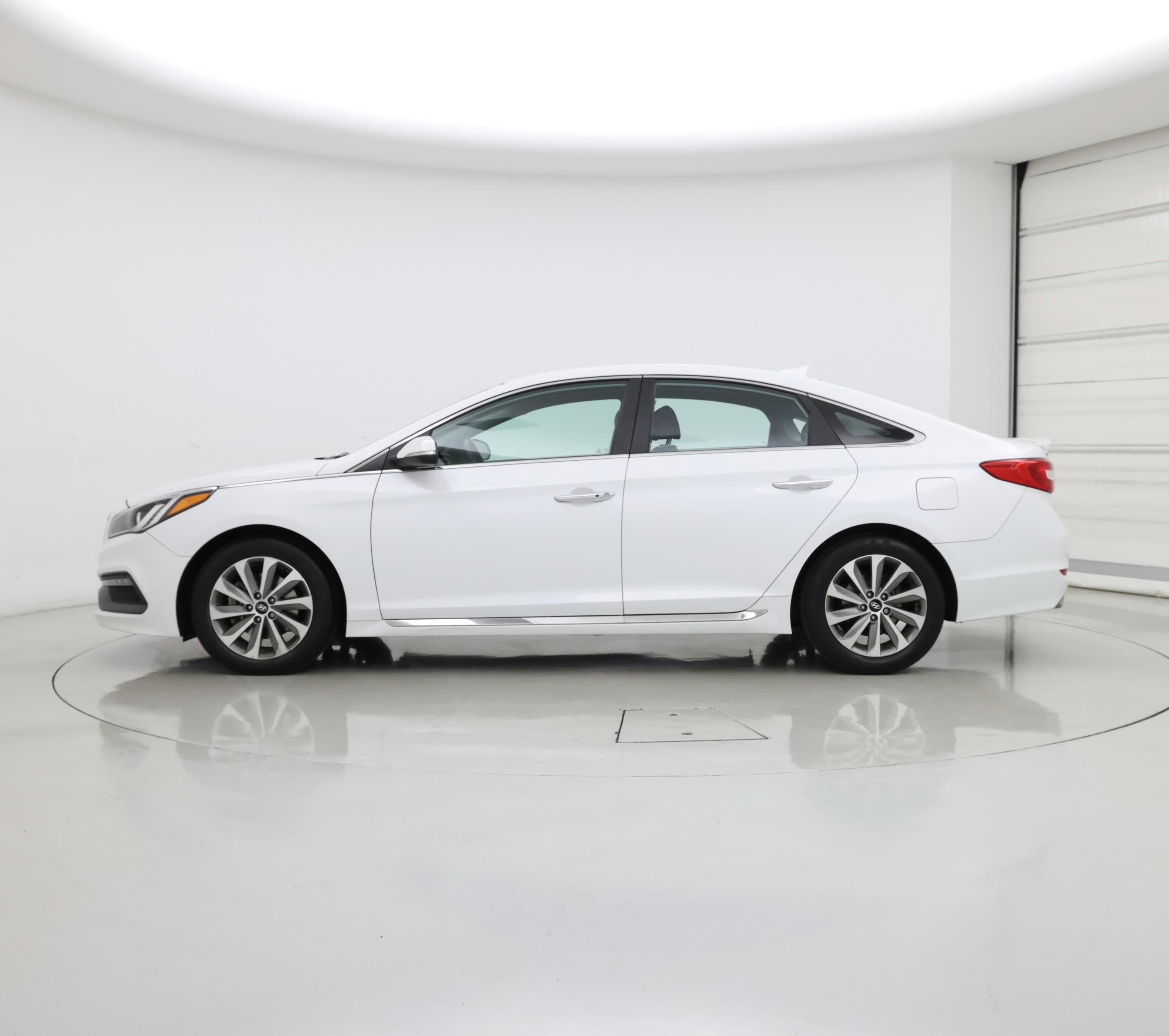 Thumbnail: 2015 Hyundai Sonata - 3