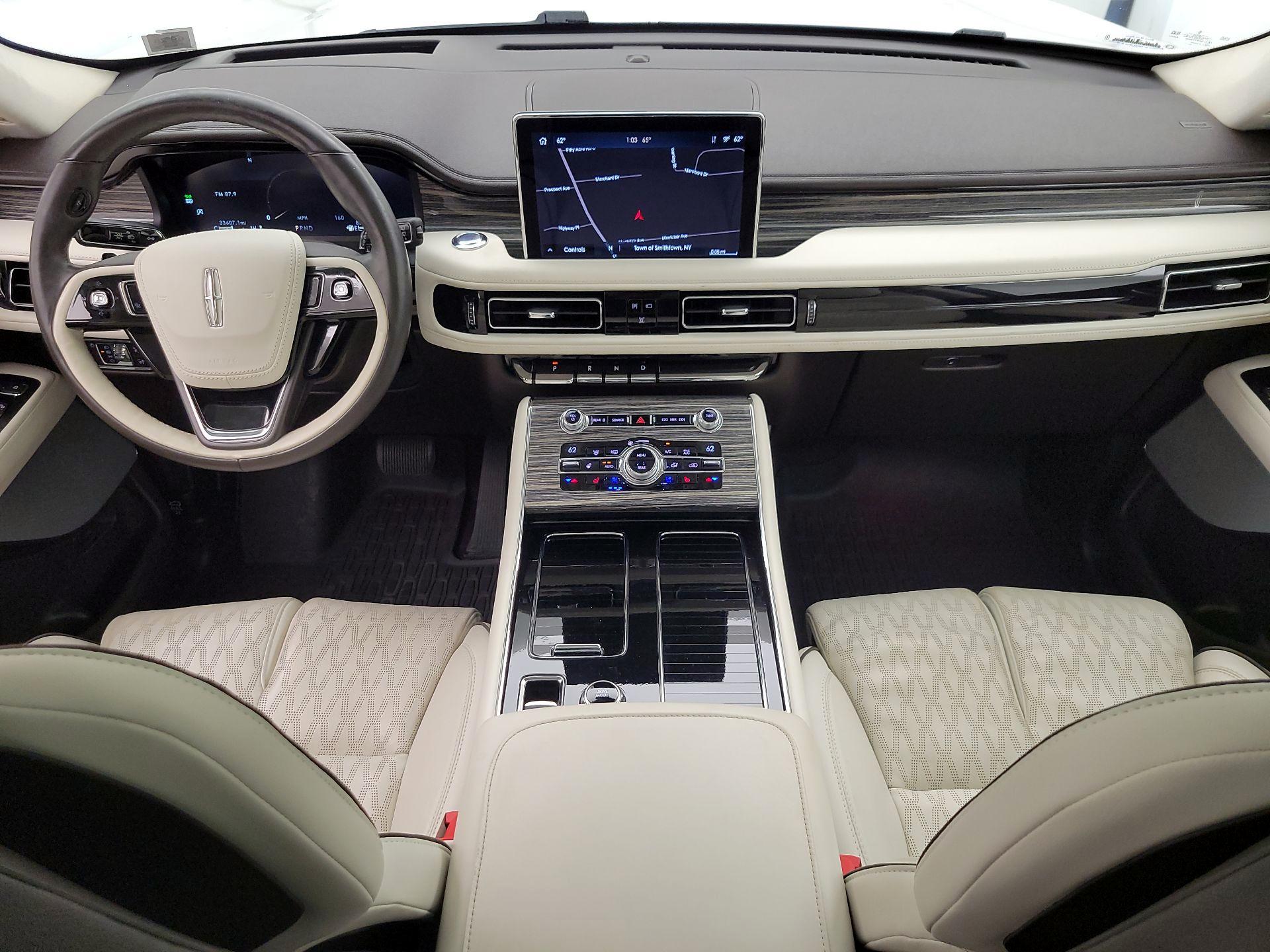 Thumbnail: 2020 Lincoln Aviator - 9