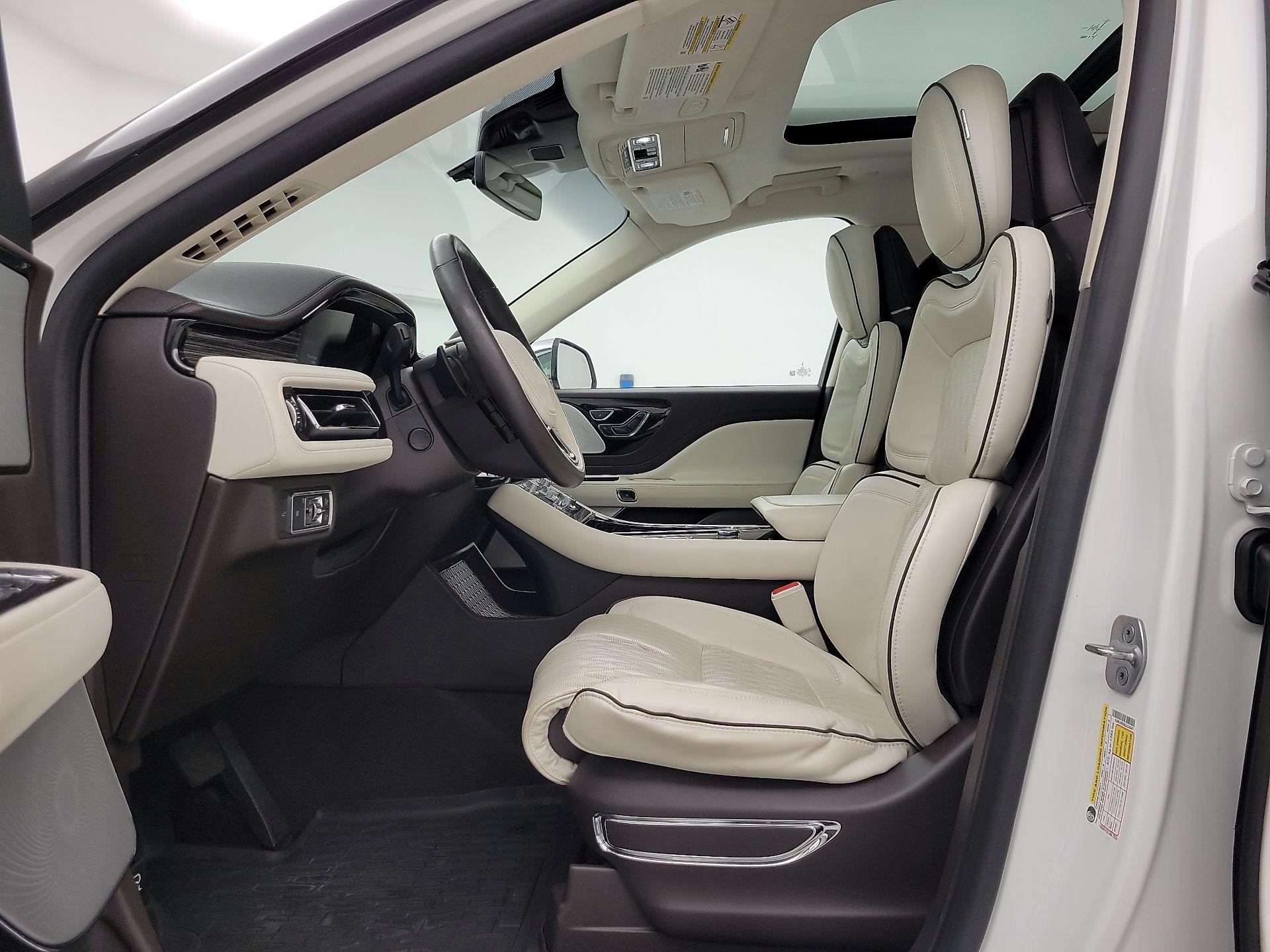 Thumbnail: 2020 Lincoln Aviator - 11