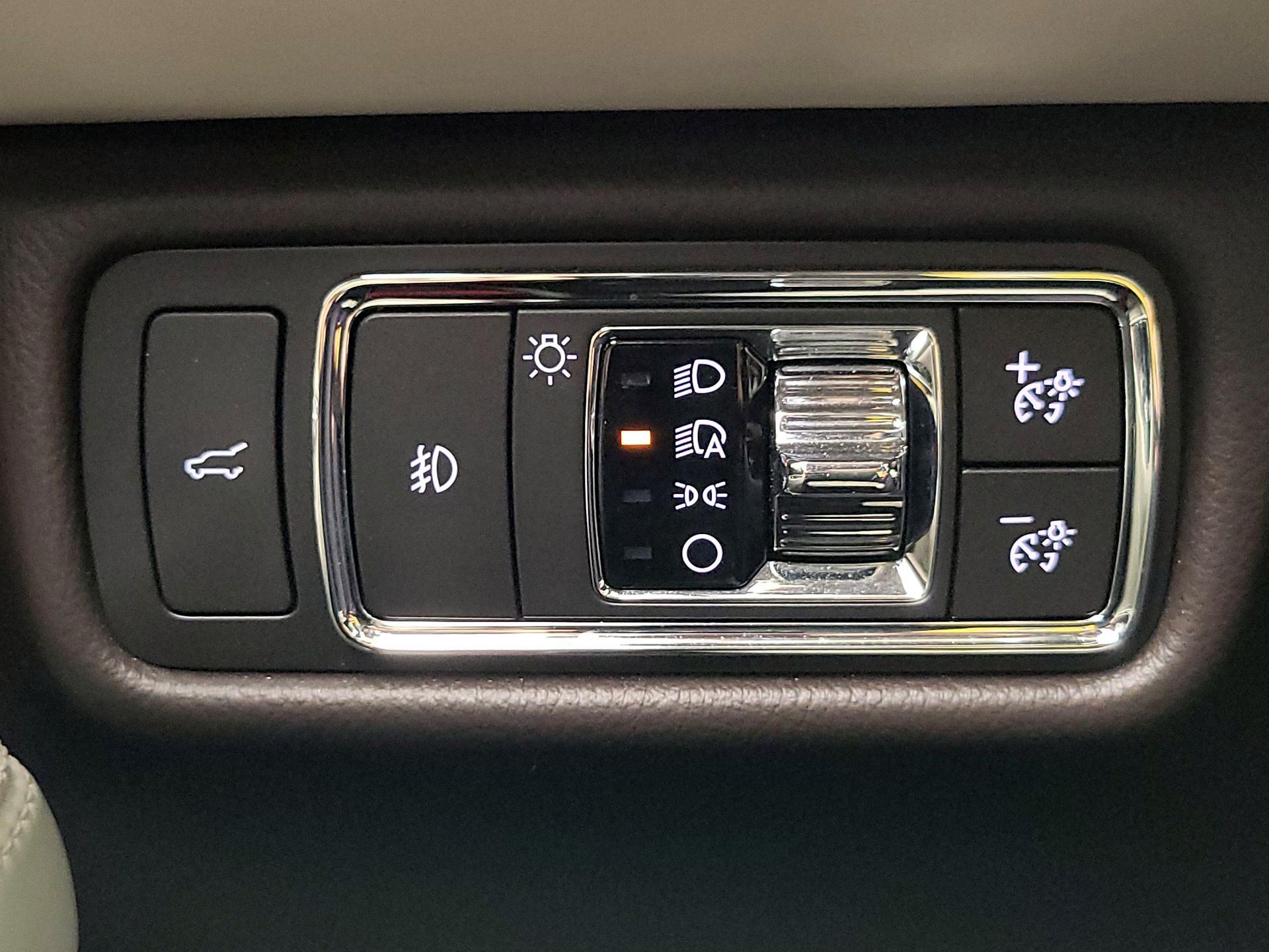 Thumbnail: 2020 Lincoln Aviator - 13