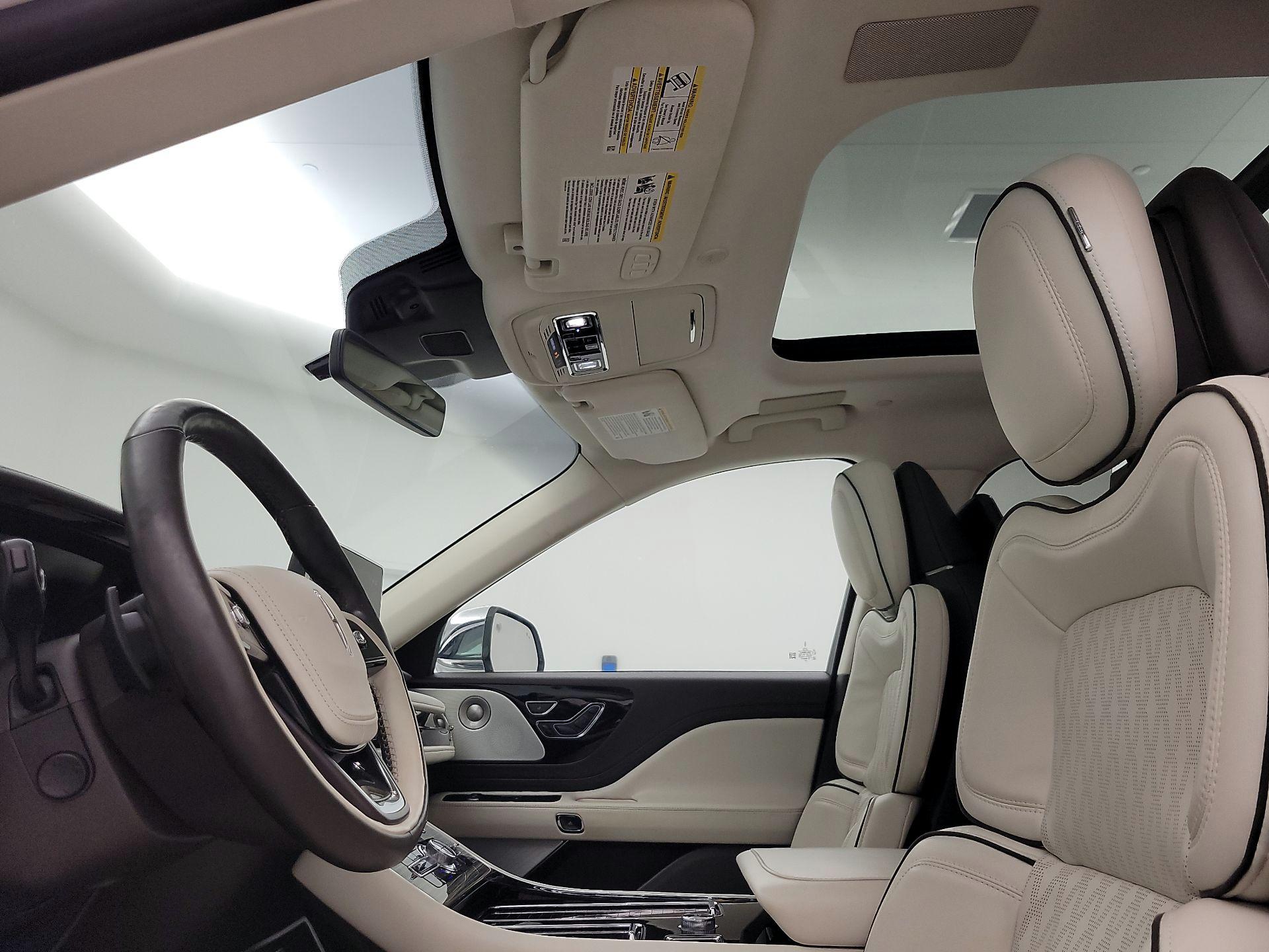 Thumbnail: 2020 Lincoln Aviator - 20