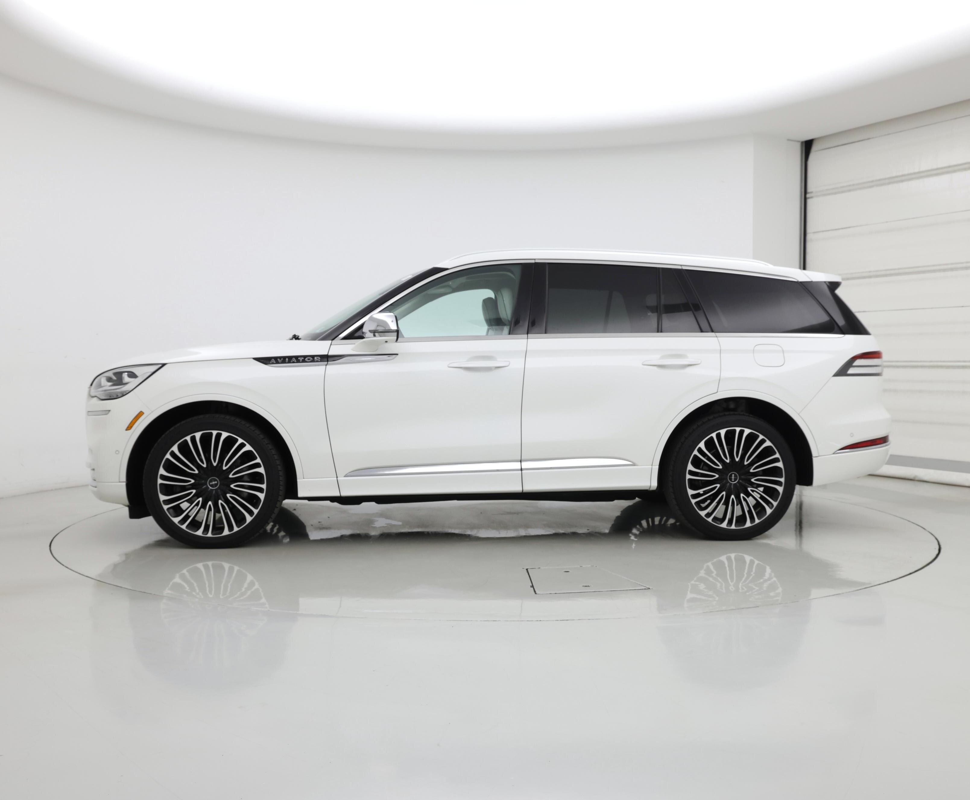 Thumbnail: 2020 Lincoln Aviator - 3