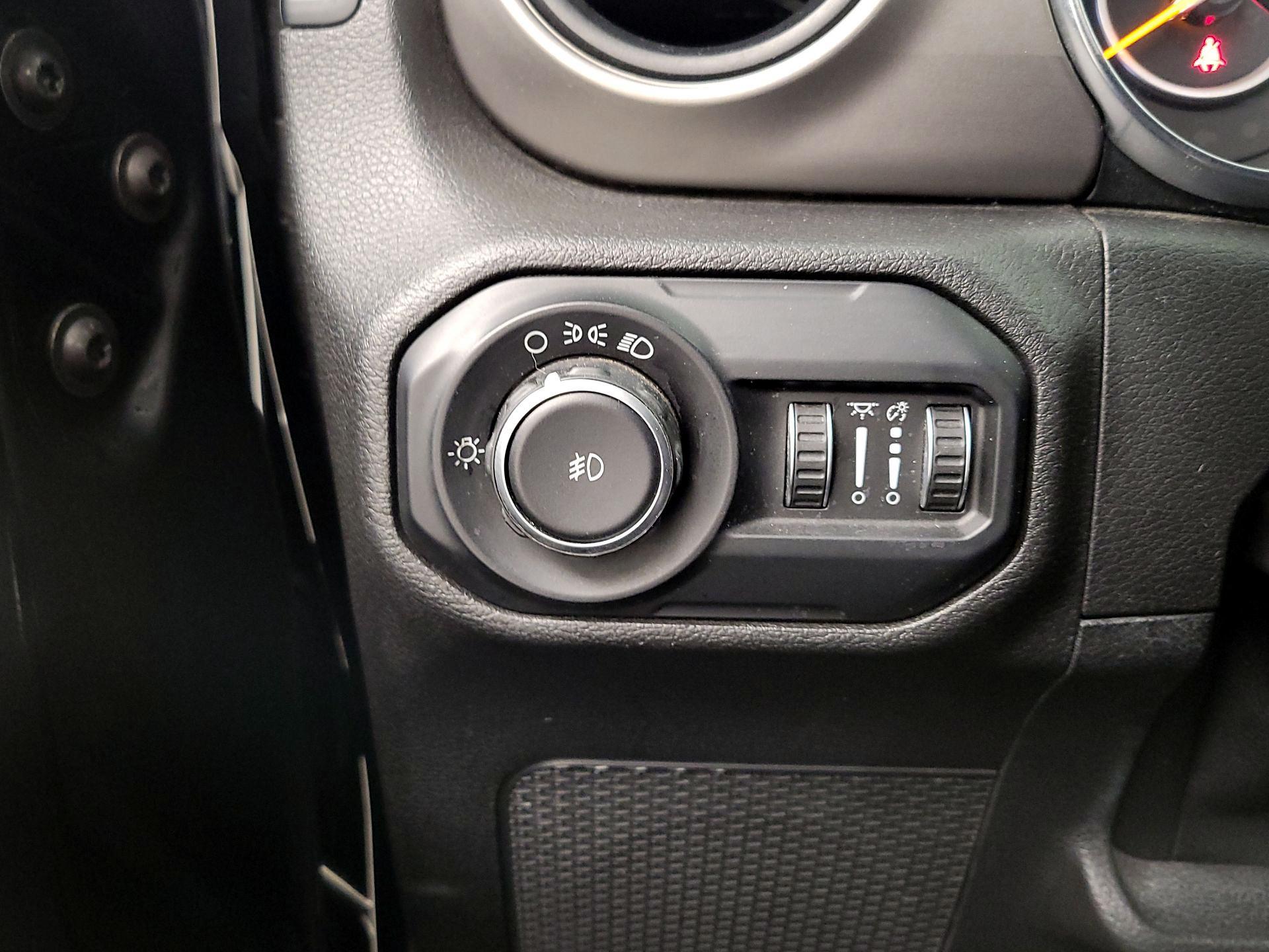 Thumbnail: 2020 Jeep Wrangler - 13