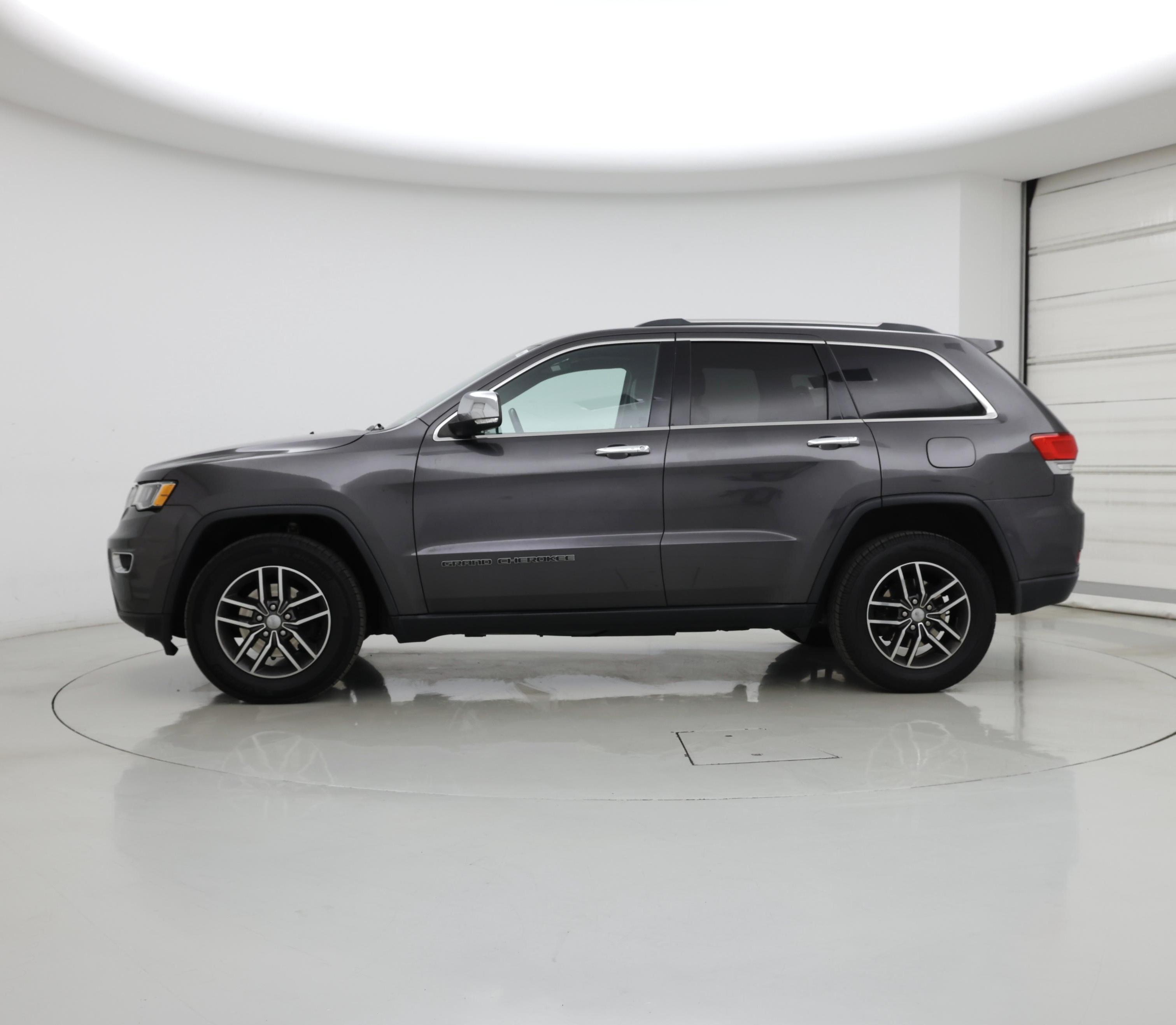 Thumbnail: 2018 Jeep Grand Cherokee - 3