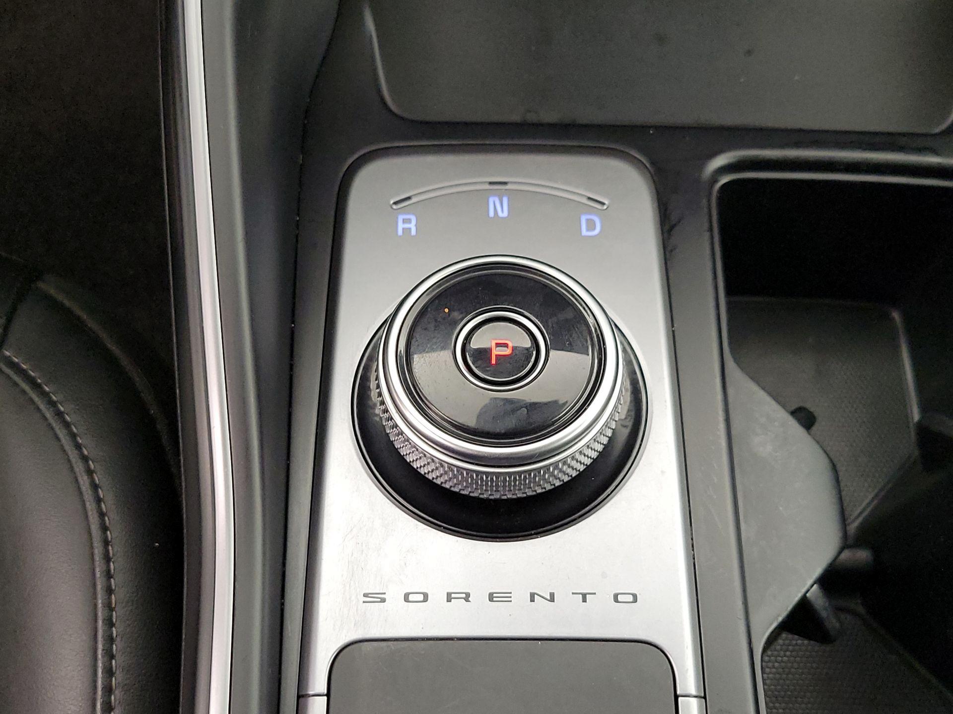 Thumbnail: 2022 Kia Sorento - 18