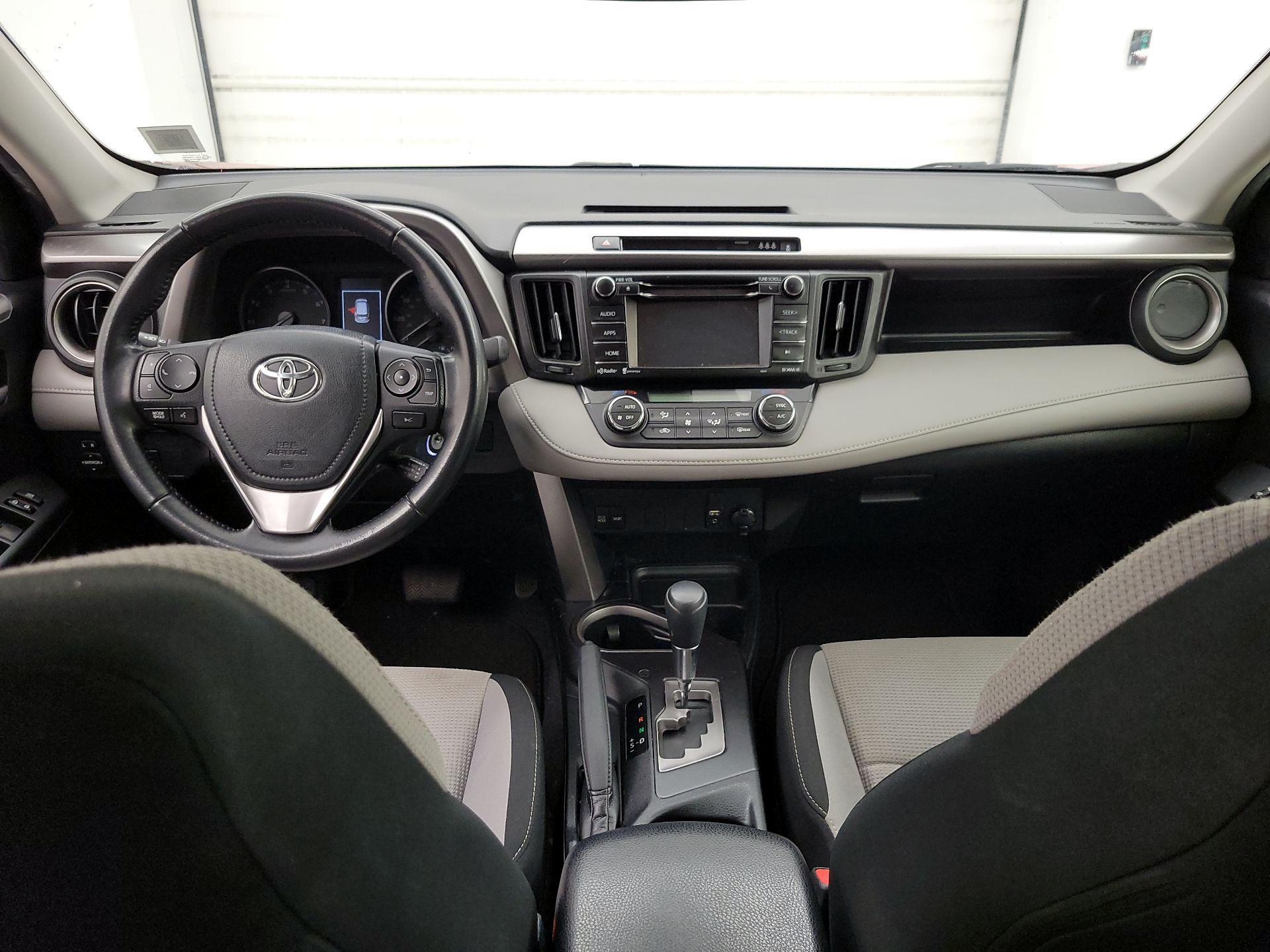 Thumbnail: 2017 Toyota RAV4 - 9