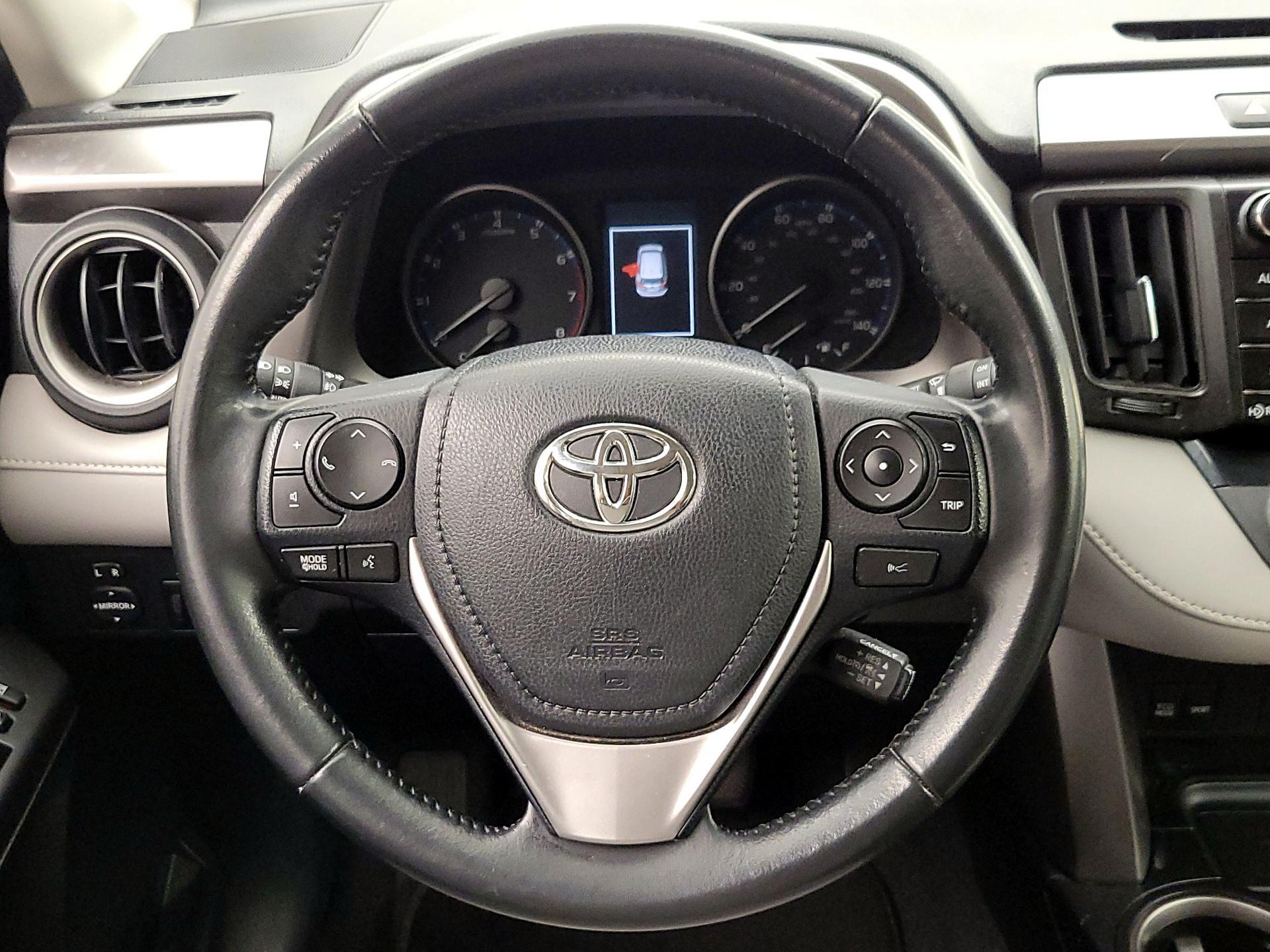 Thumbnail: 2017 Toyota RAV4 - 10