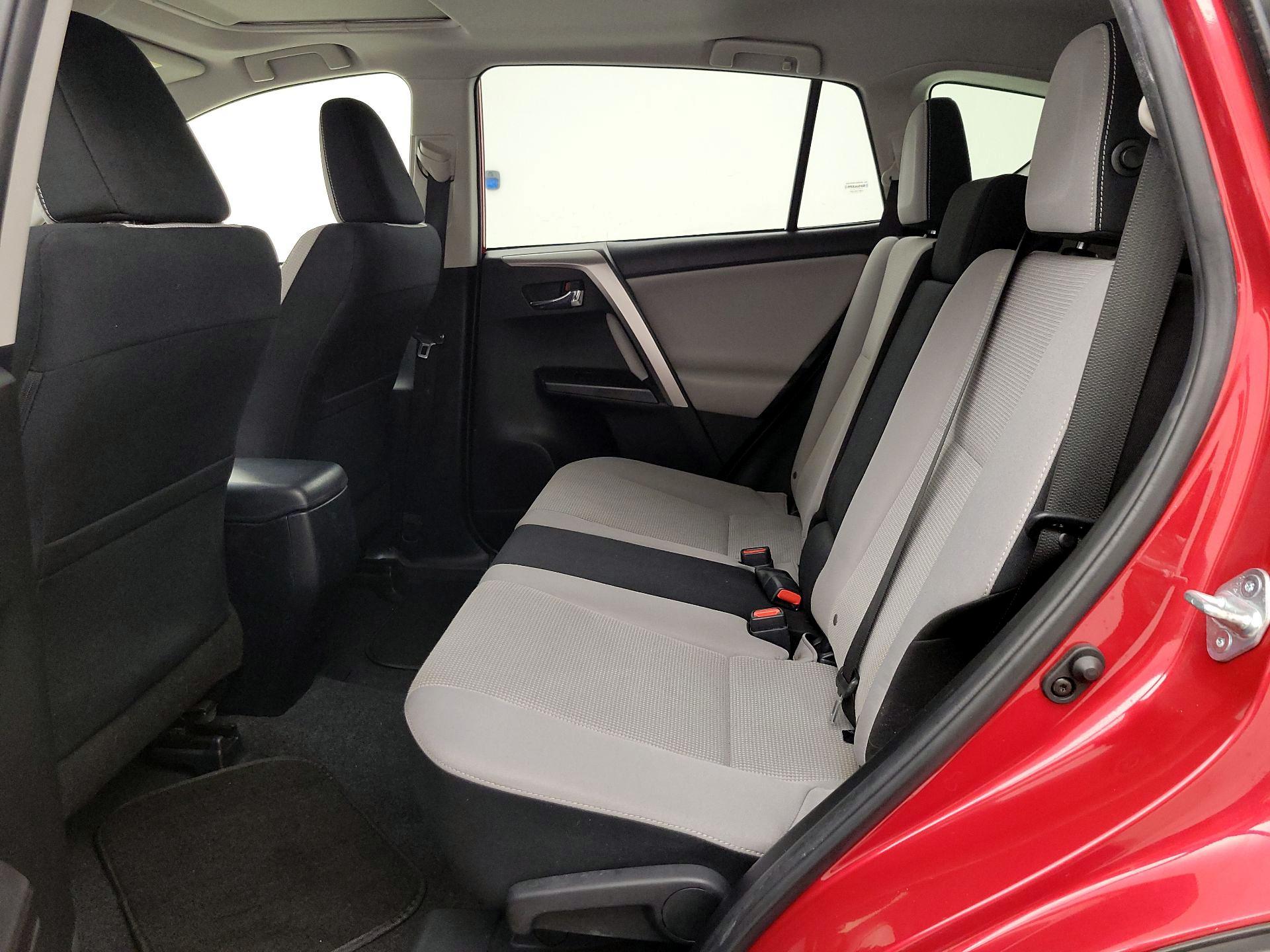 Thumbnail: 2017 Toyota RAV4 - 20