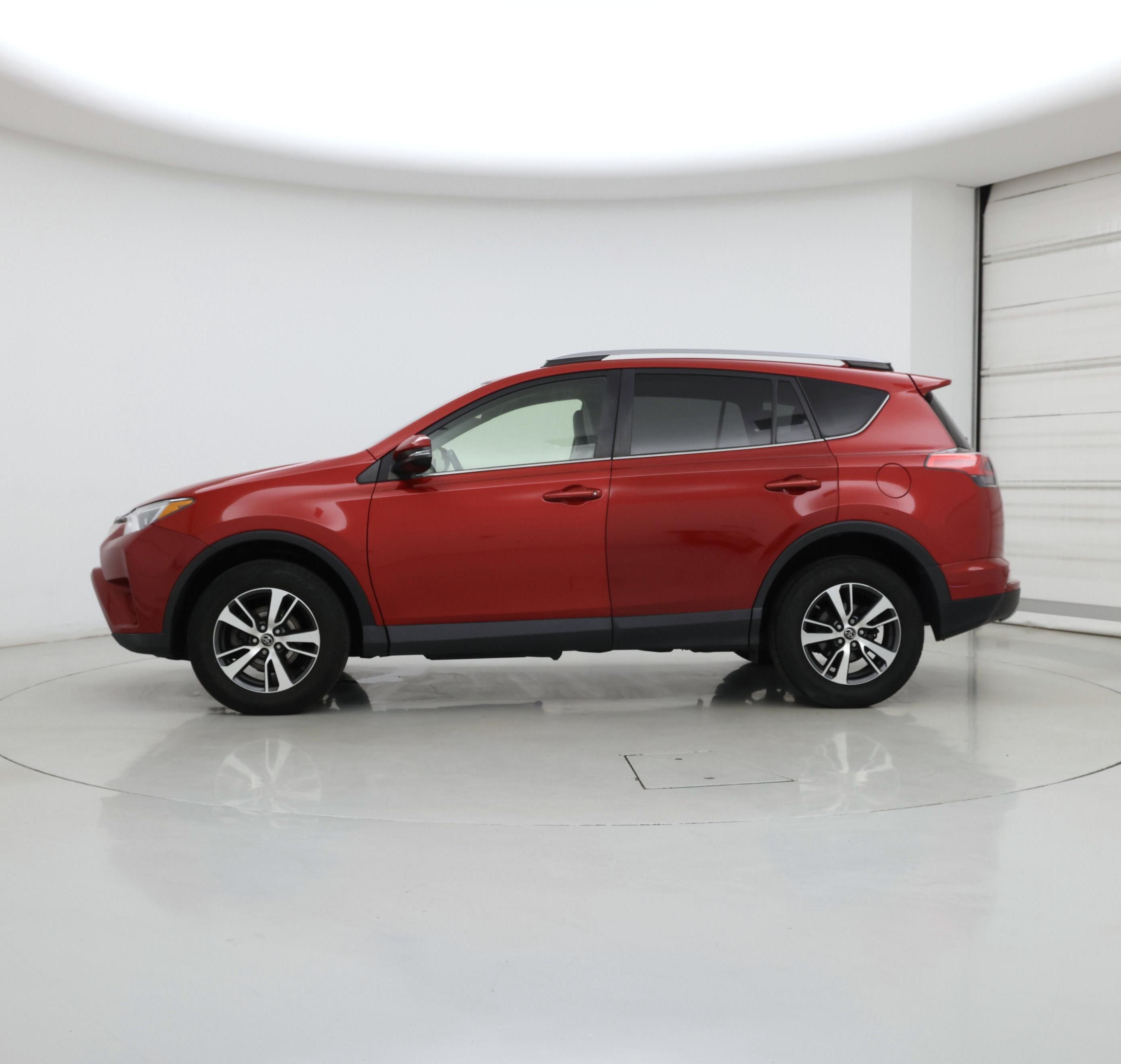 Thumbnail: 2017 Toyota RAV4 - 3