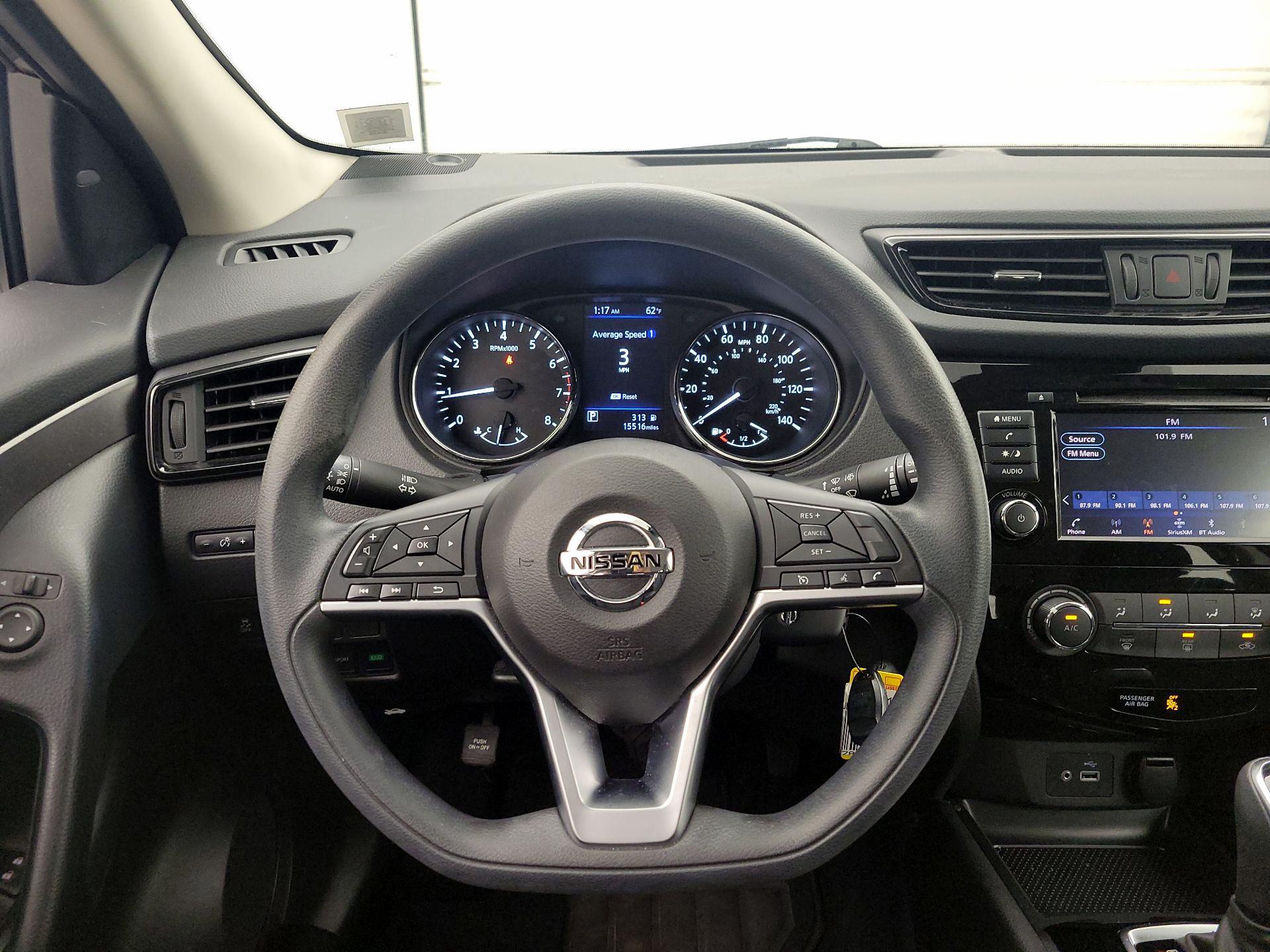 Thumbnail: 2020 Nissan Rogue Sport - 10