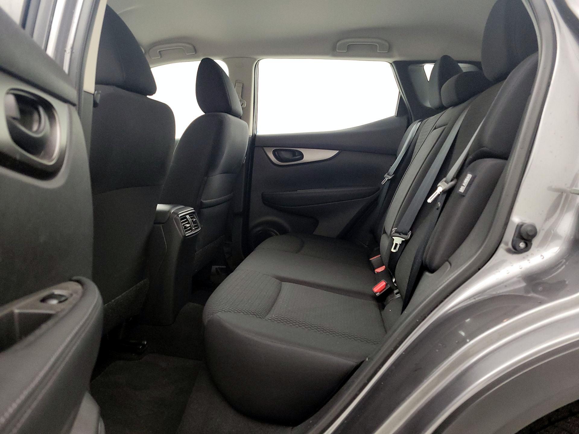 Thumbnail: 2020 Nissan Rogue Sport - 19