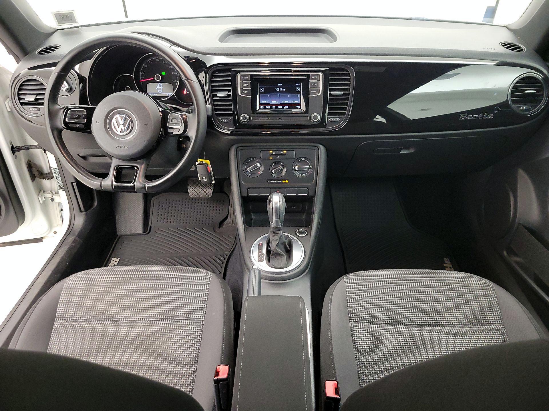 Thumbnail: 2017 Volkswagen Beetle - 9